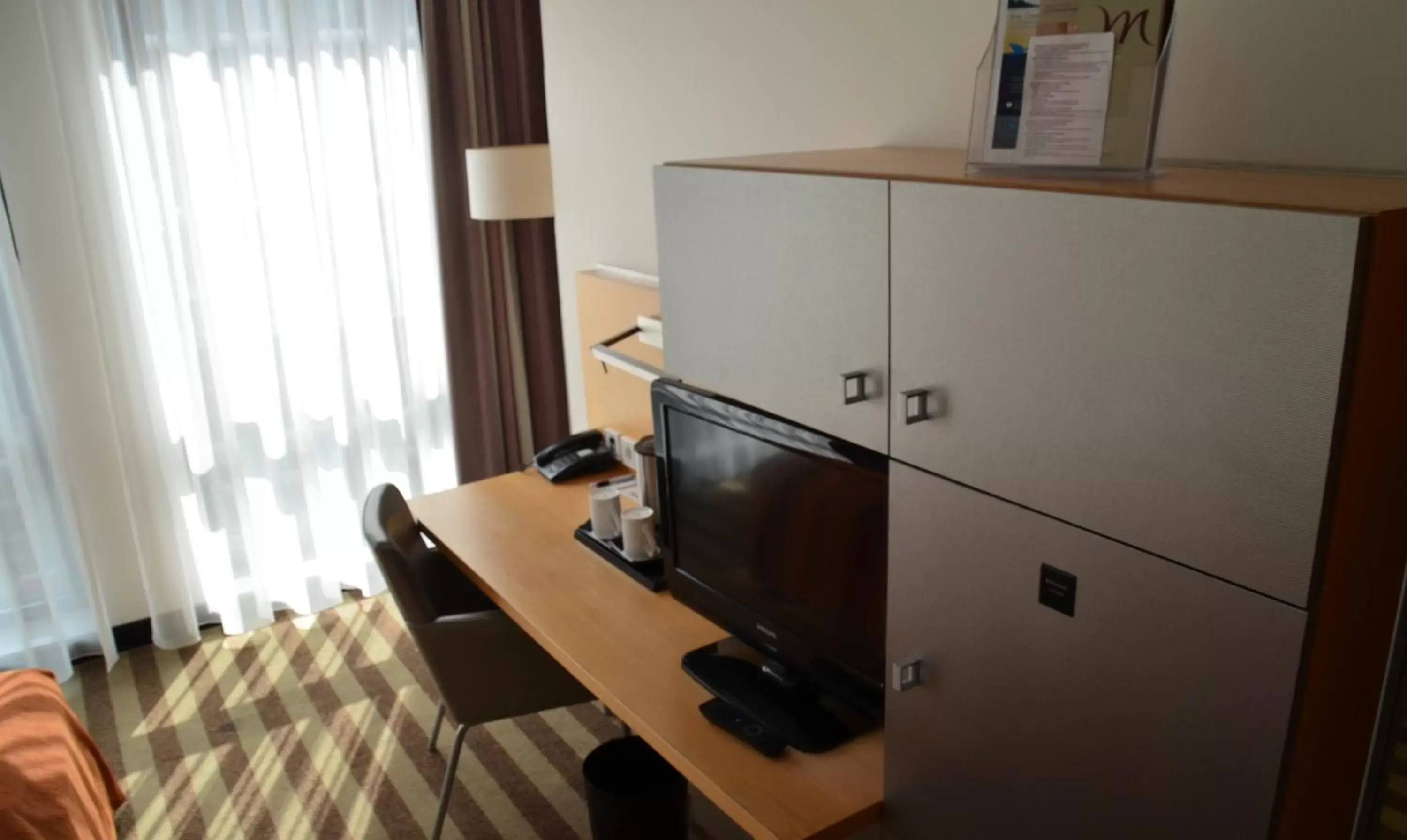 Photo of the whole room, Kitchen/Kitchenette in Mercure Hotel Aachen Am Dom