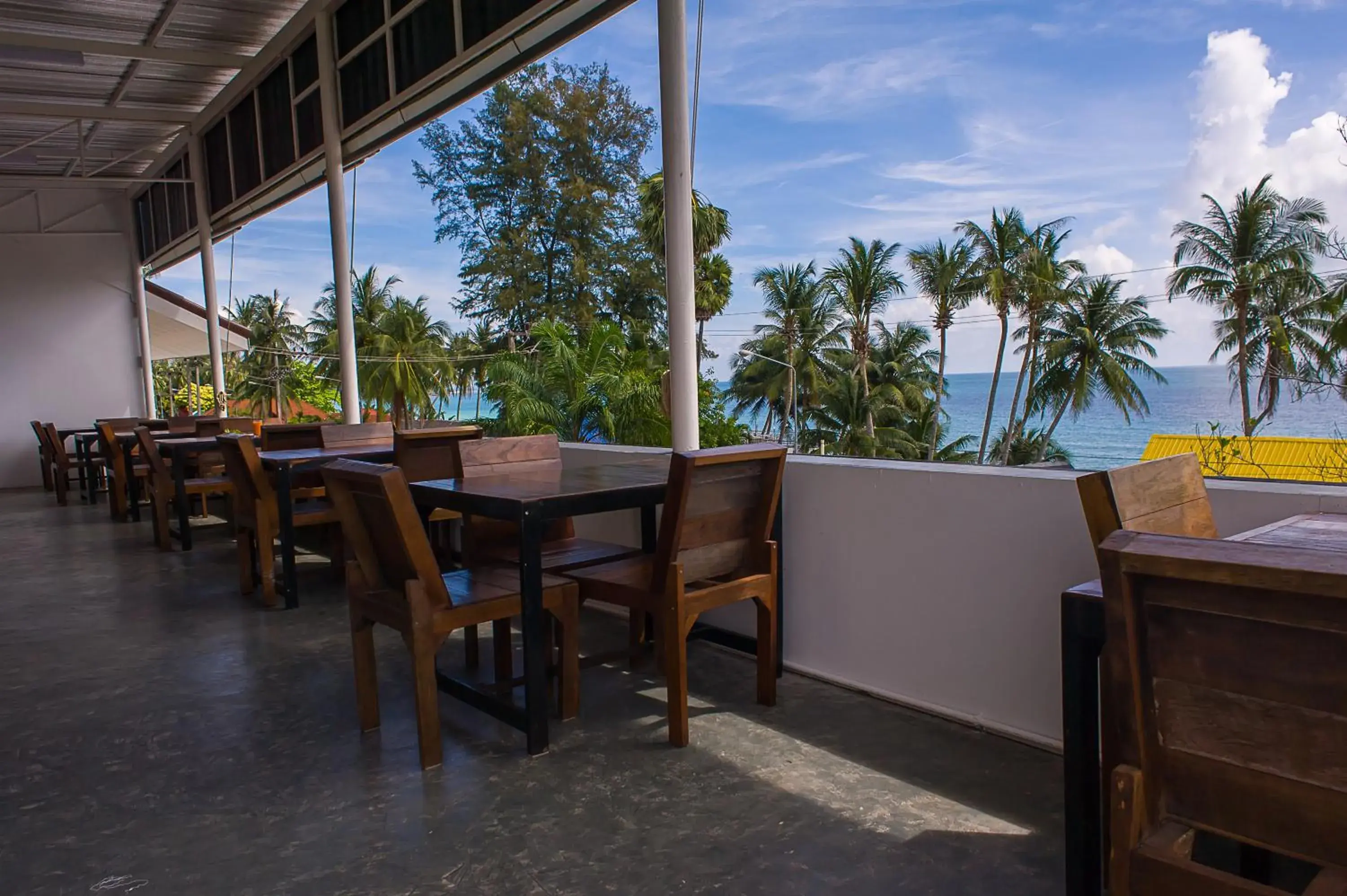 Breakfast in Baantalay Thungwualaen Hotel