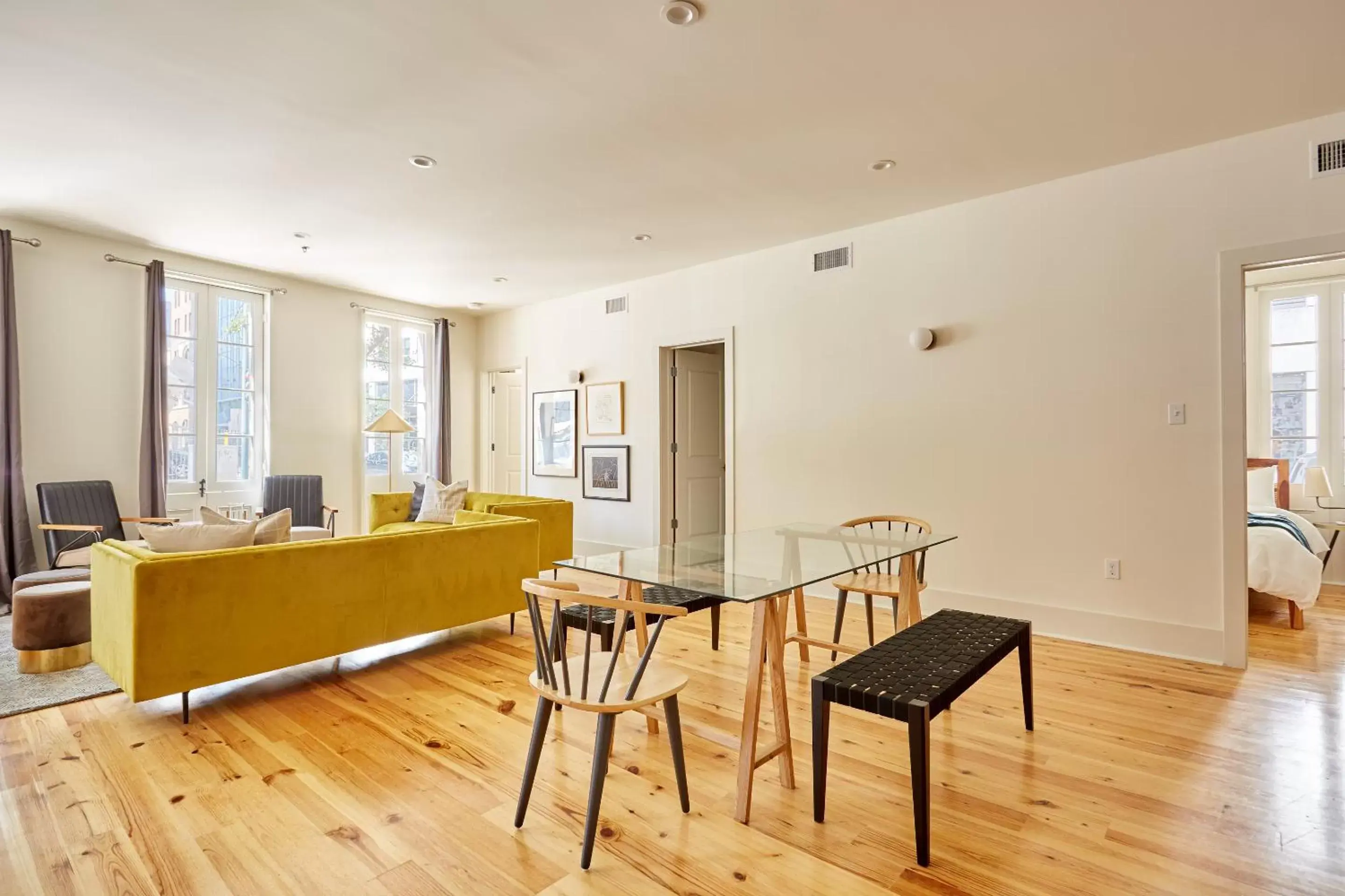 Dining Area in Sonder The Louie