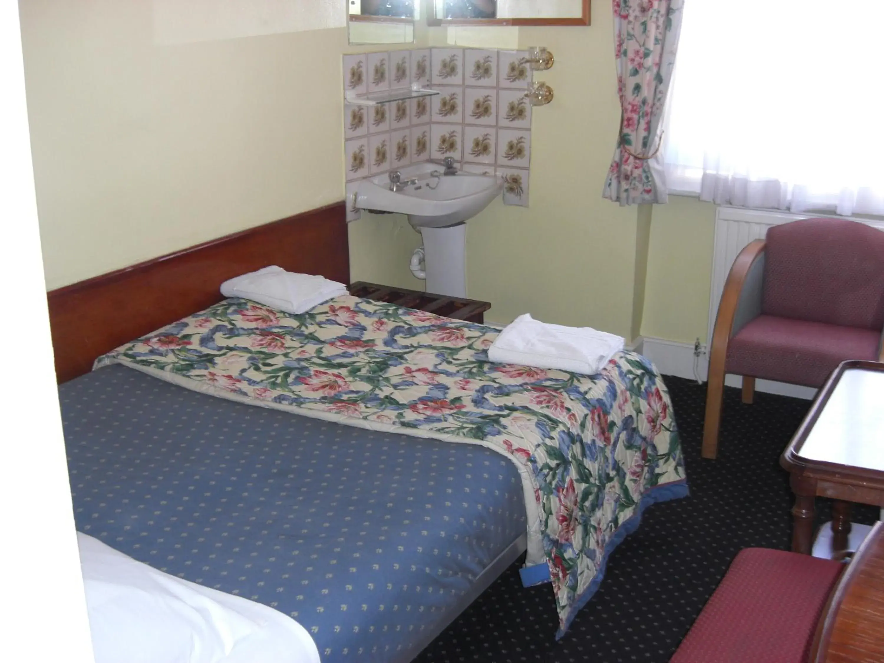Bed in Albany Hotel