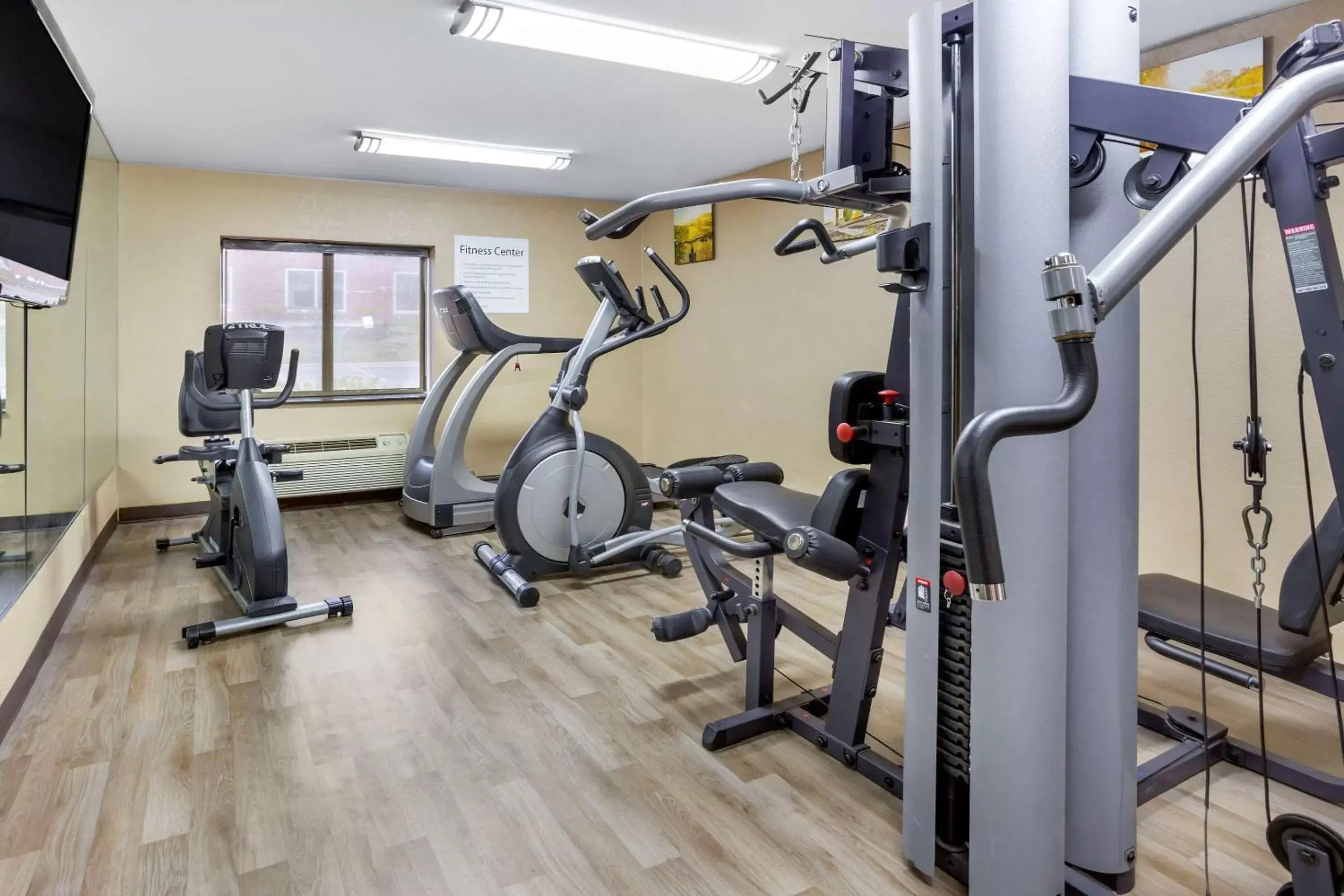 Fitness centre/facilities, Fitness Center/Facilities in Comfort Inn Hoffman Estates – Schaumburg