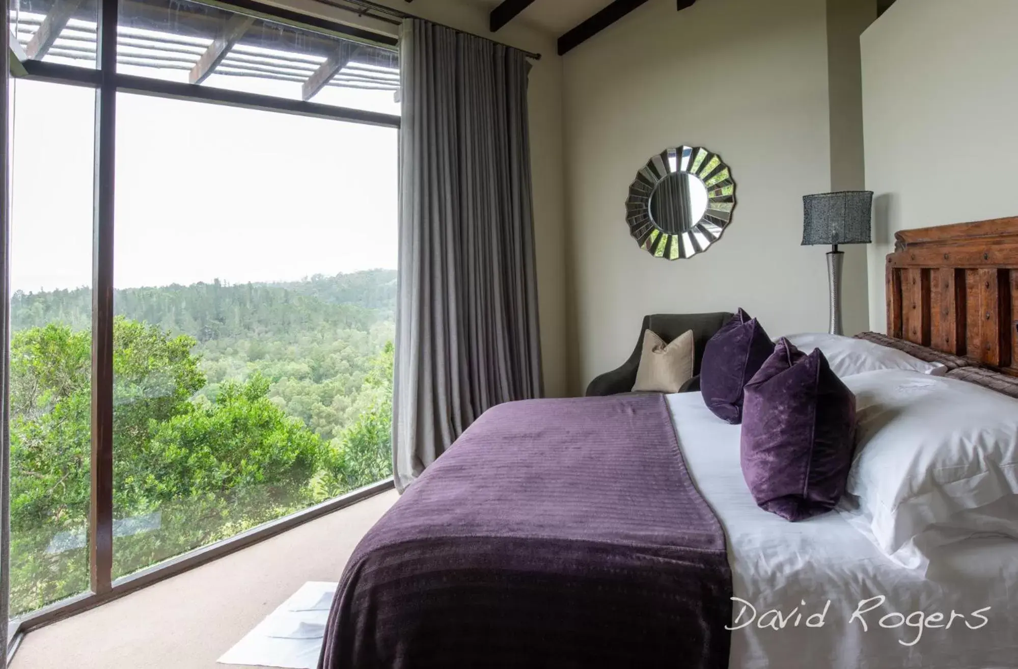 Bed in Tsala Treetop Lodge