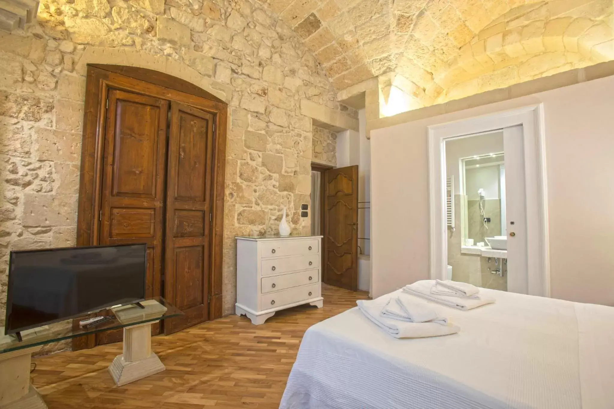 Bedroom, Bed in Chiesa Greca - SIT Rooms & Apartments