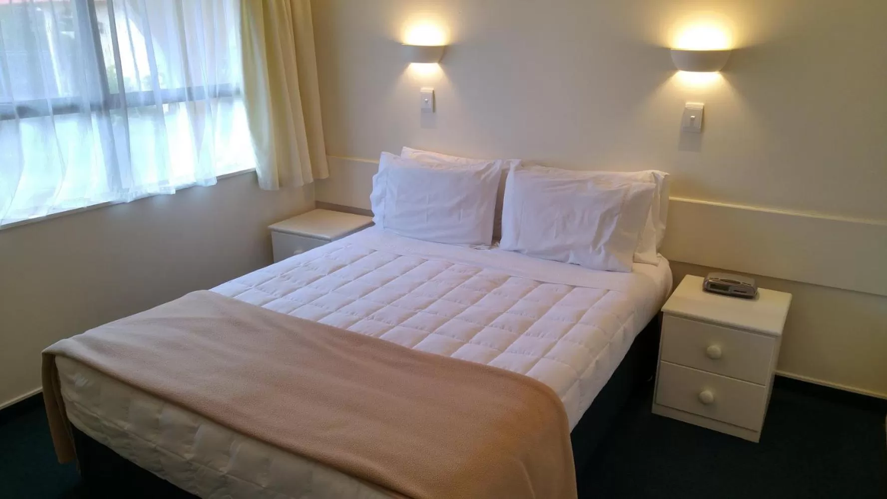 Bed in Hobson's Choice Motel