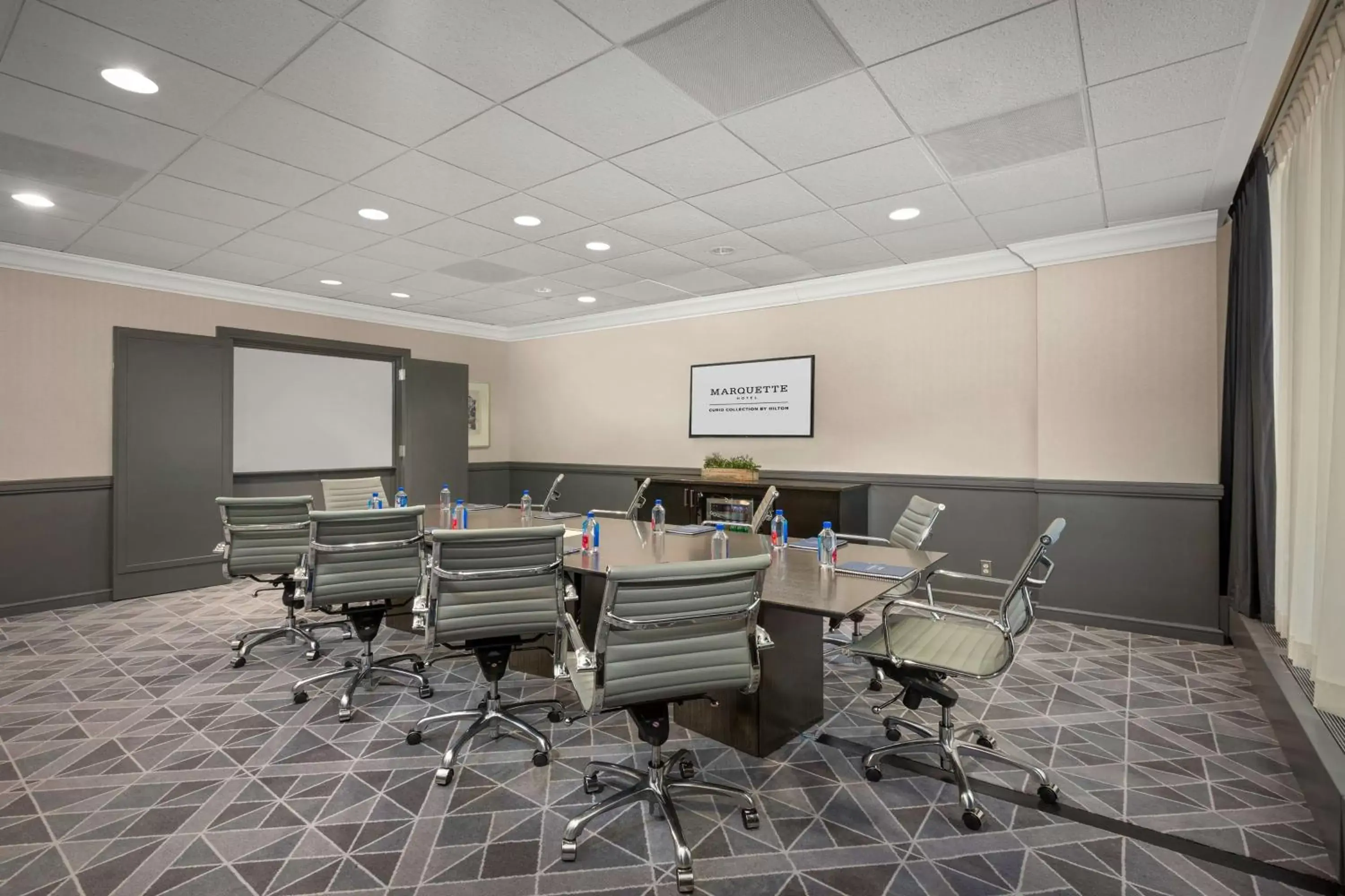 Meeting/conference room, Business Area/Conference Room in The Marquette Hotel, Curio Collection by Hilton