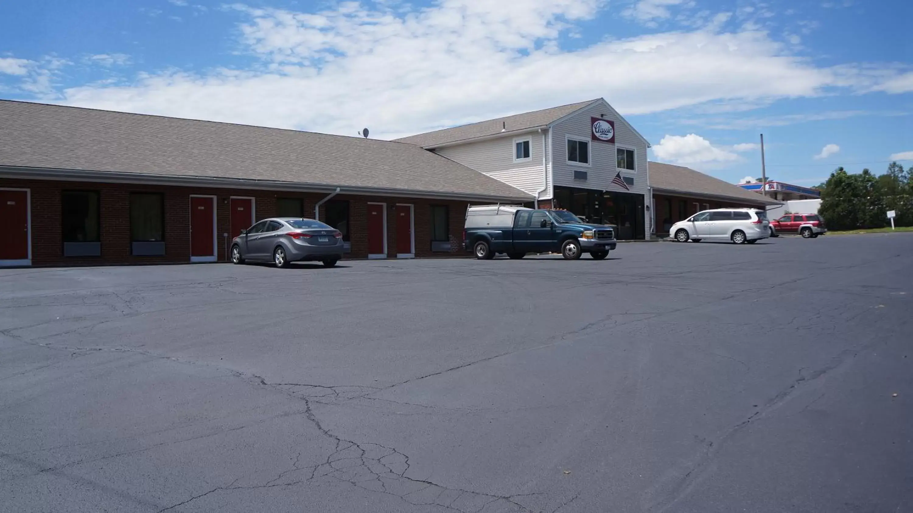 Property building in Classic Motor Lodge Providence - West Greenwich Property building in Classic Motor Lodge Providence - West Greenwich