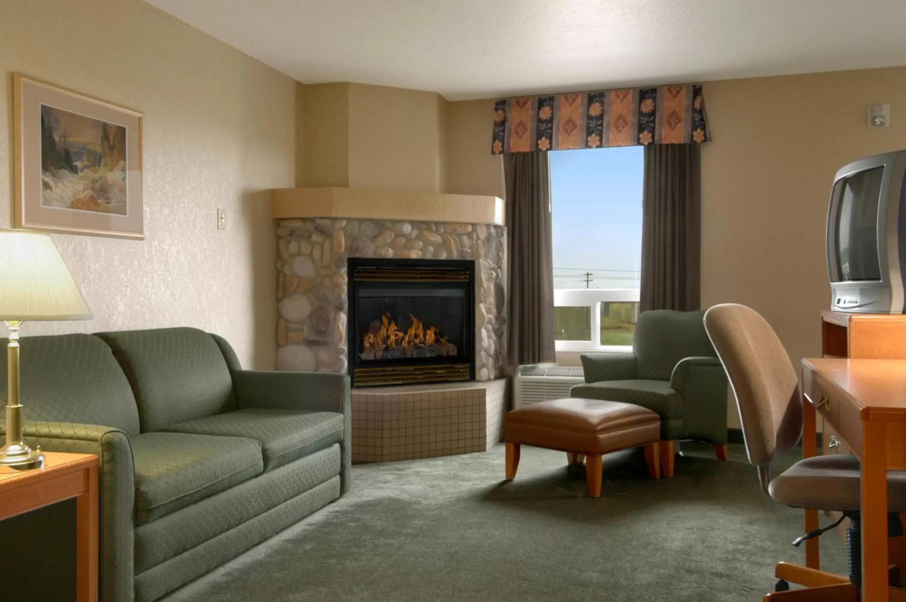 Spring, Seating Area in Days Inn by Wyndham Red Deer