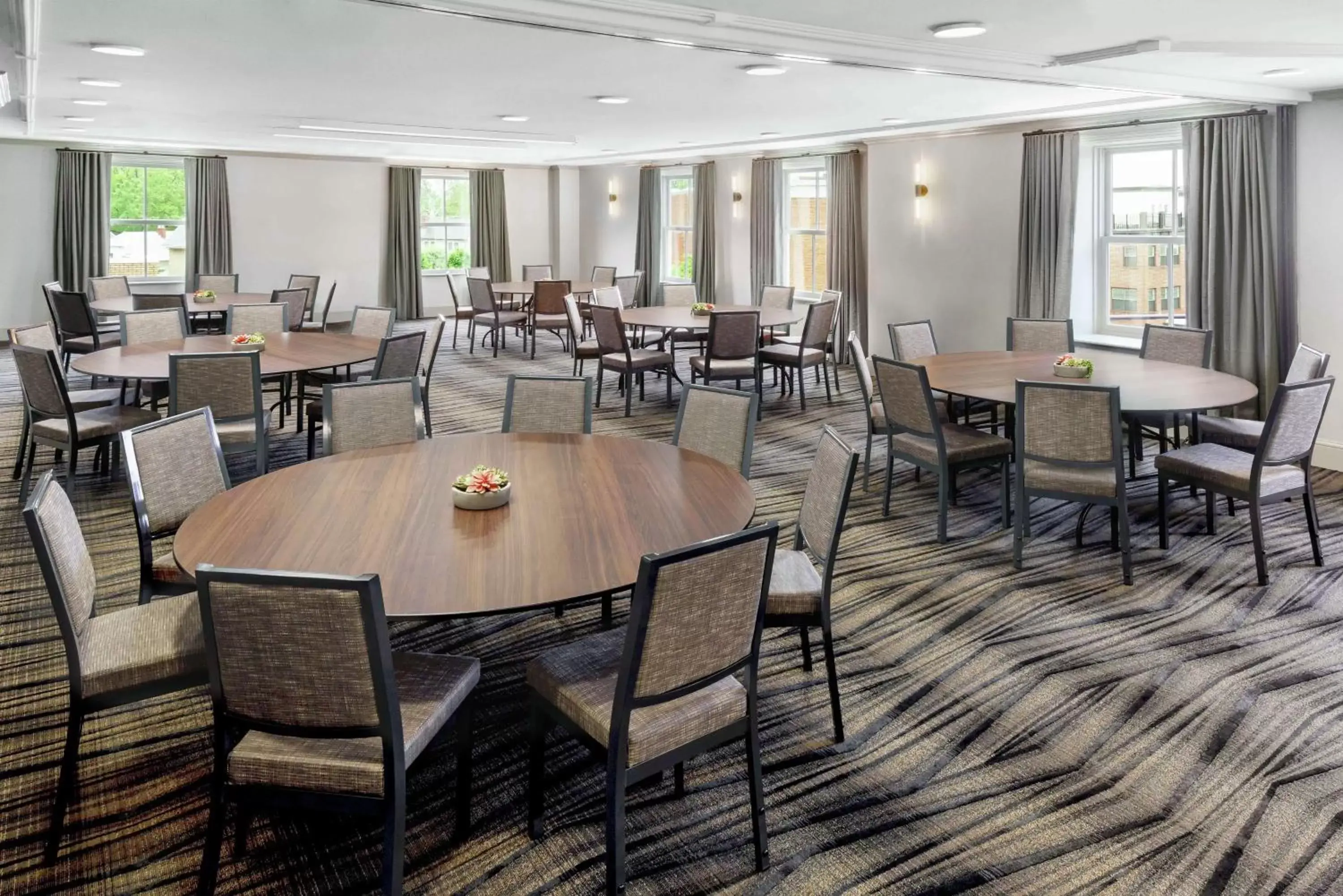 Meeting/conference room, Restaurant/Places to Eat in Hilton Garden Inn Annapolis Downtown