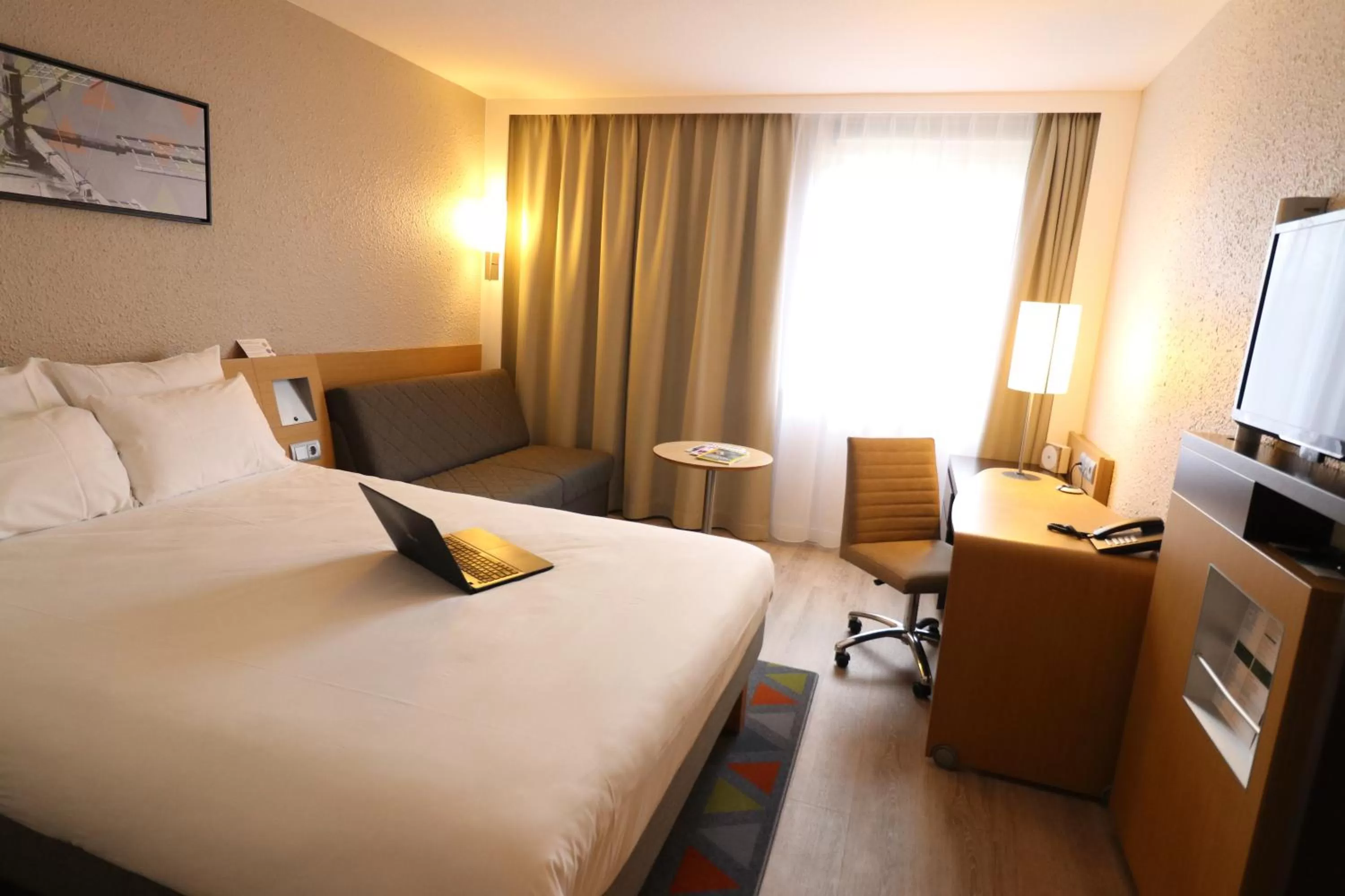 Bedroom in Novotel Breda