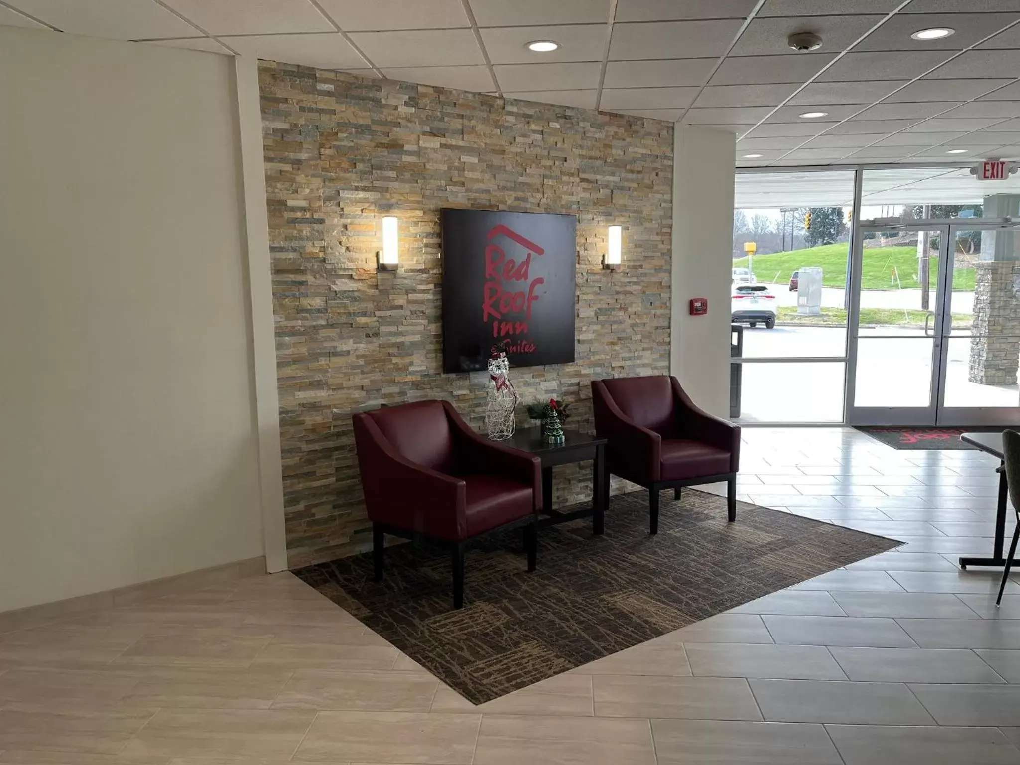 Lobby or reception in Red Roof Inn & Suites Wilkesboro