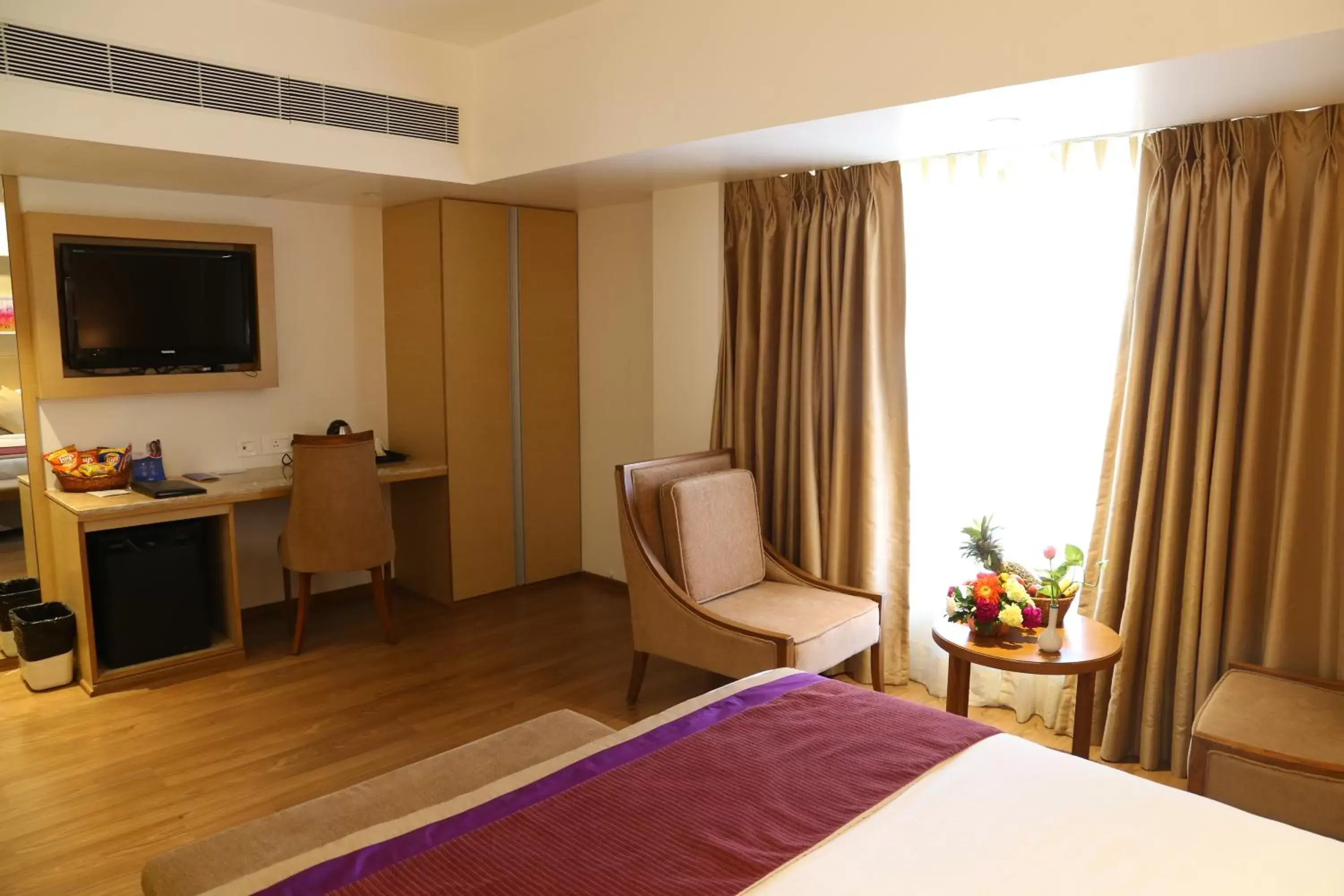 Bedroom, Bed in Sarovar Portico Rivera Ahmedabad