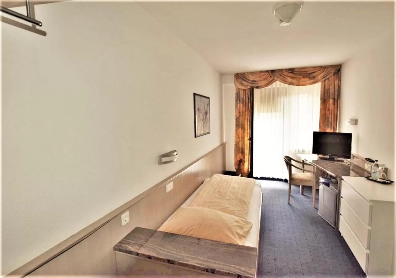 Photo of the whole room in Hotel Alena - Kontaktlos Check-In