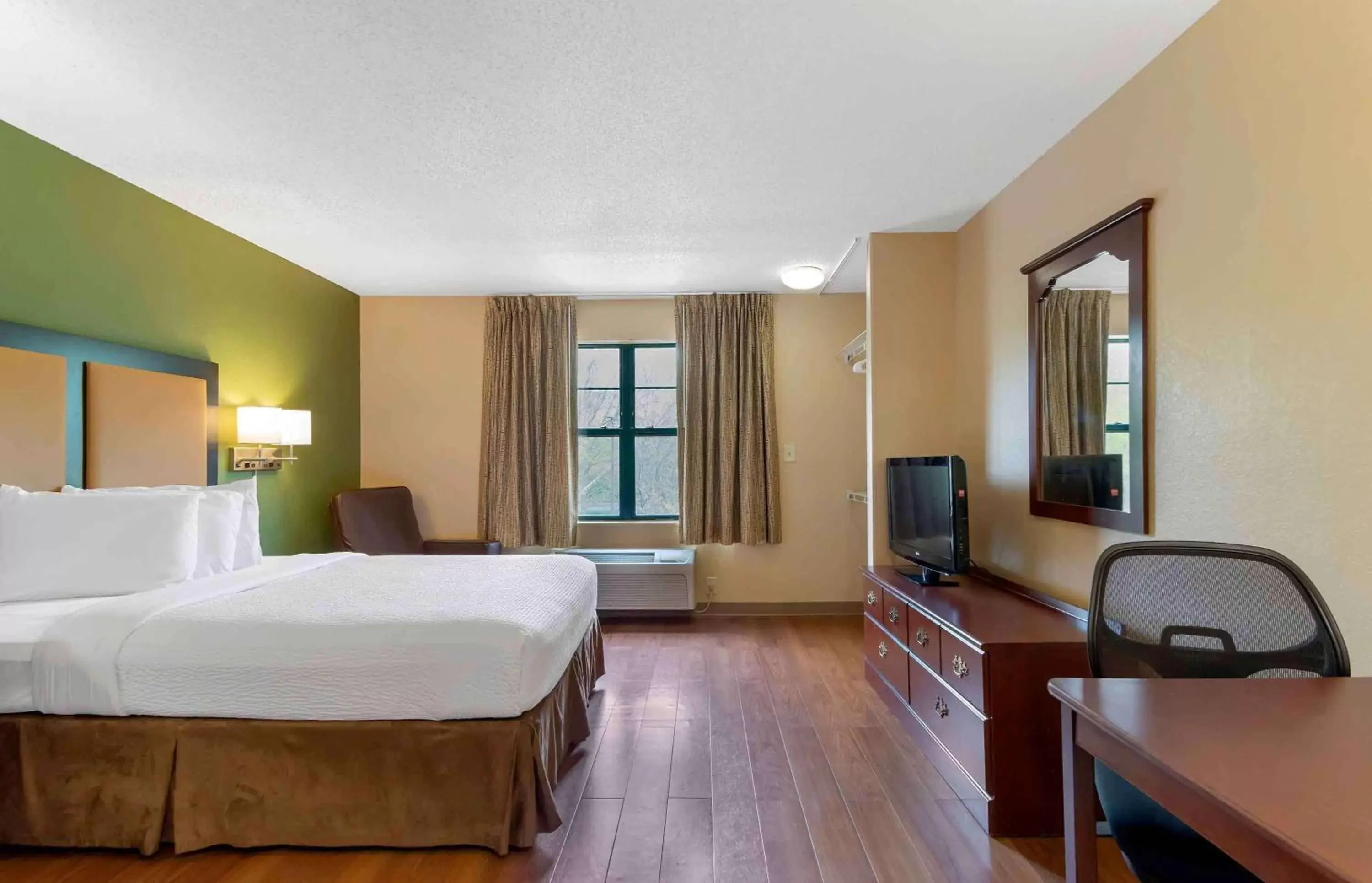 Bedroom in Extended Stay America Suites - Atlanta - Perimeter - Crestline