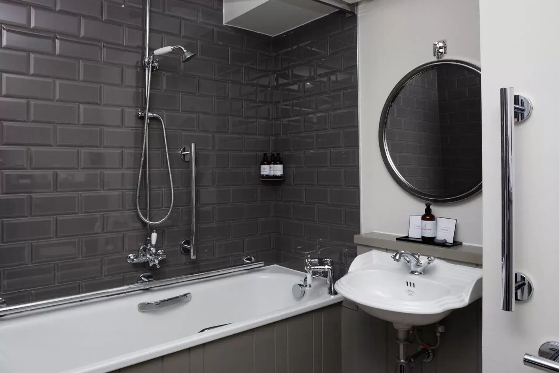 Photo of the whole room, Bathroom in Kimpton - Charlotte Square, an IHG Hotel