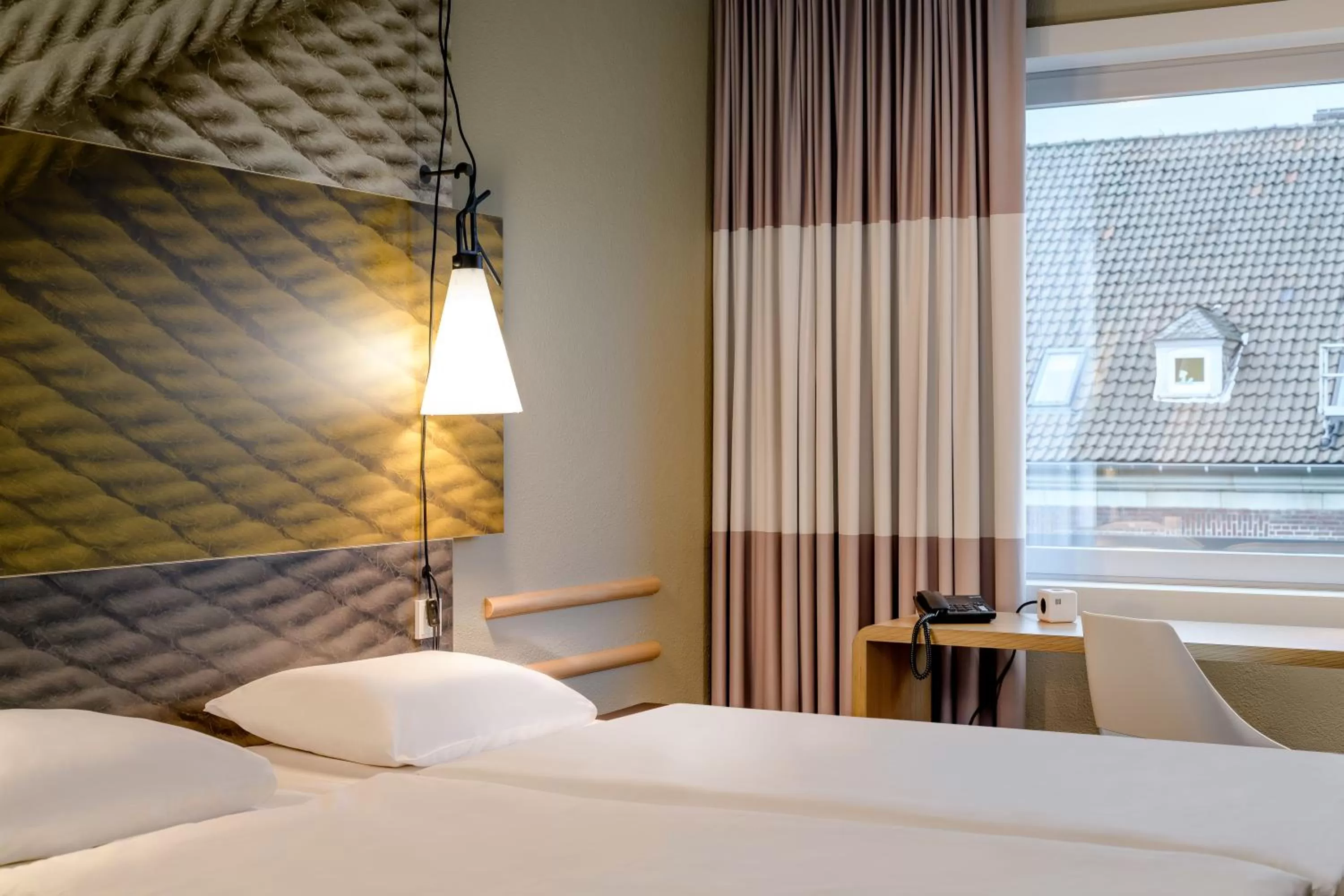 Photo of the whole room, Bed in Ibis Münster City