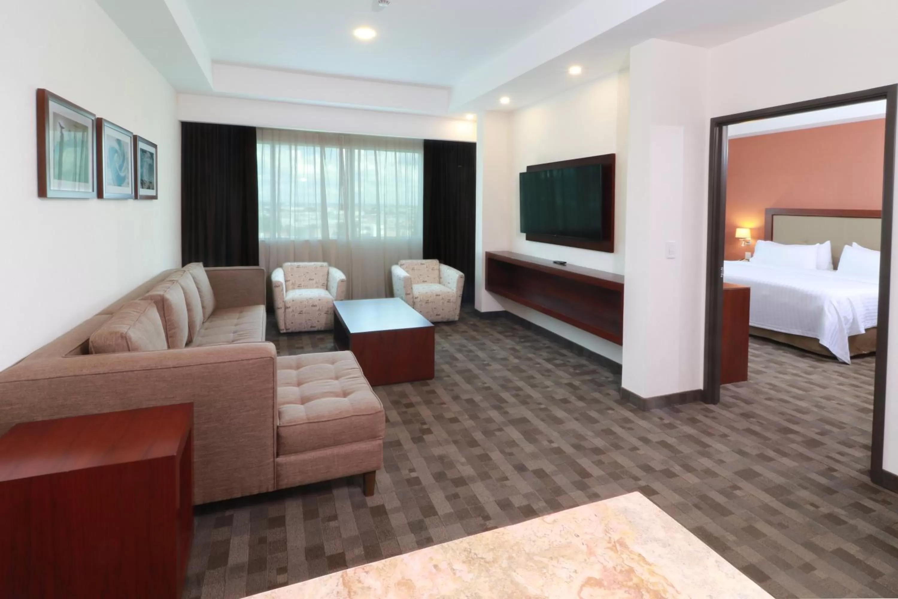 Photo of the whole room, Bed in Holiday Inn & Suites Plaza Mayor by IHG