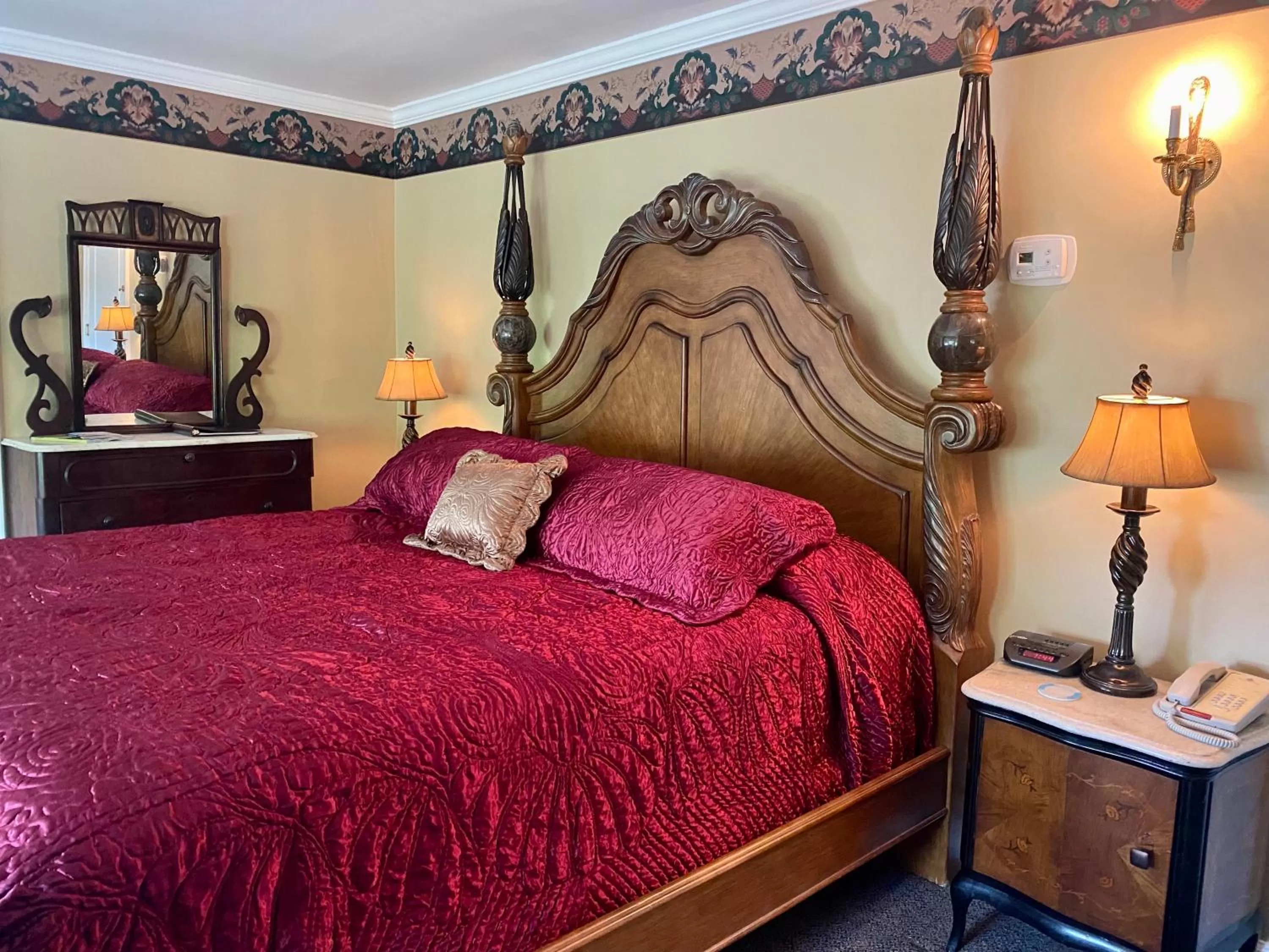 Bed in The Cypress Inn