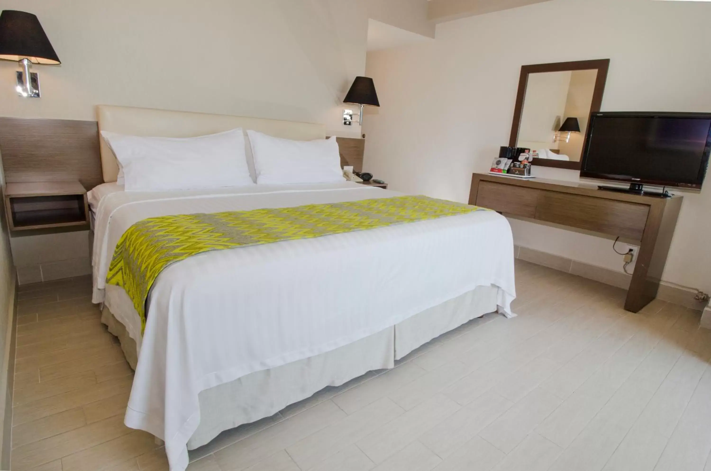 Bed in Holiday Inn Puebla La Noria, an IHG Hotel