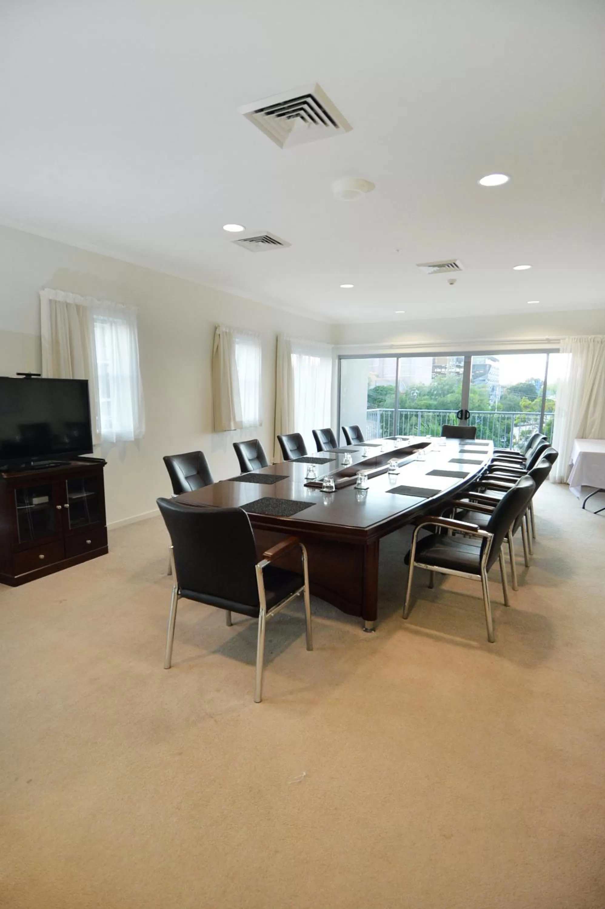 Business facilities in Gladstone City Central Apartment Hotel Official