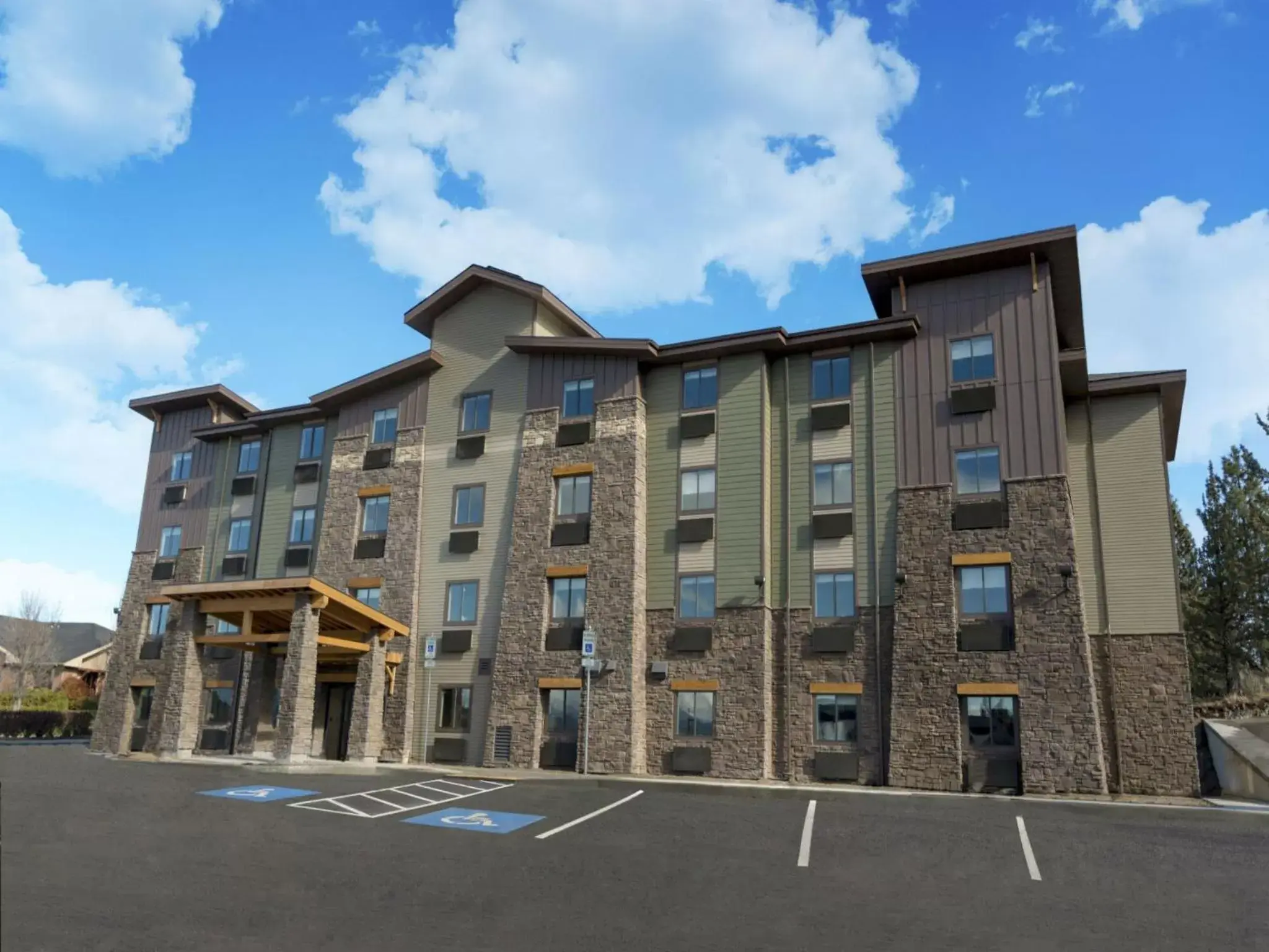 Facade/entrance, Property Building in My Place Hotel-Bend, OR