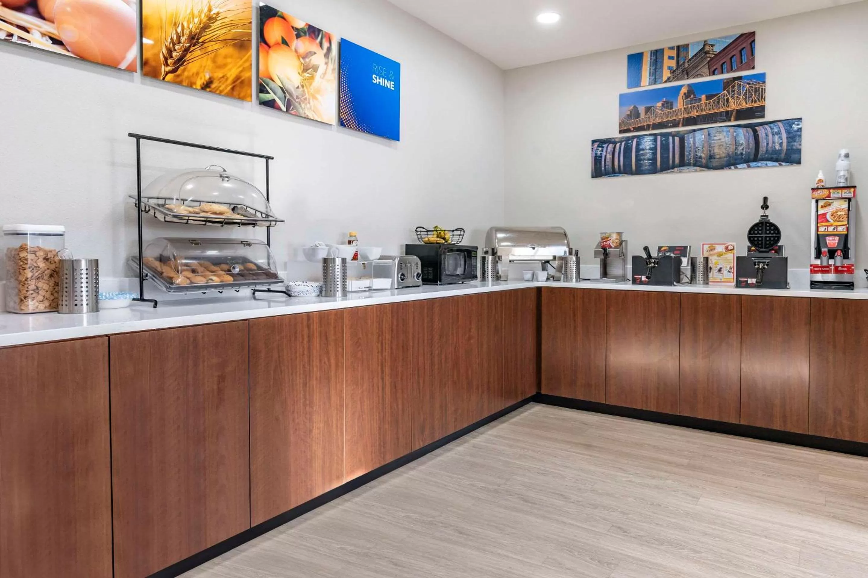 Breakfast in Comfort Inn & Suites Shelbyville