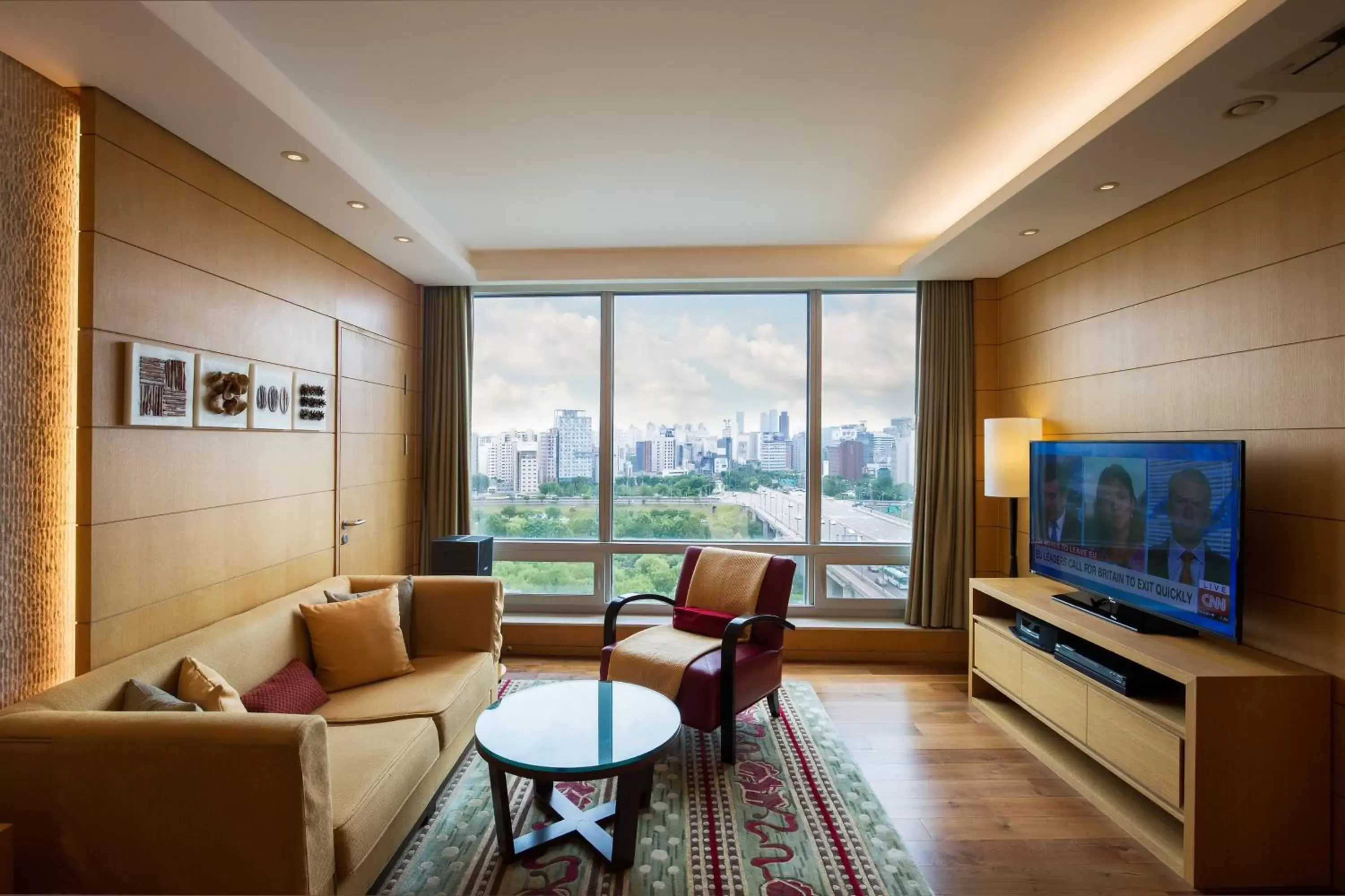 Living room, Seating Area in Marriott Executive Apartment Seoul