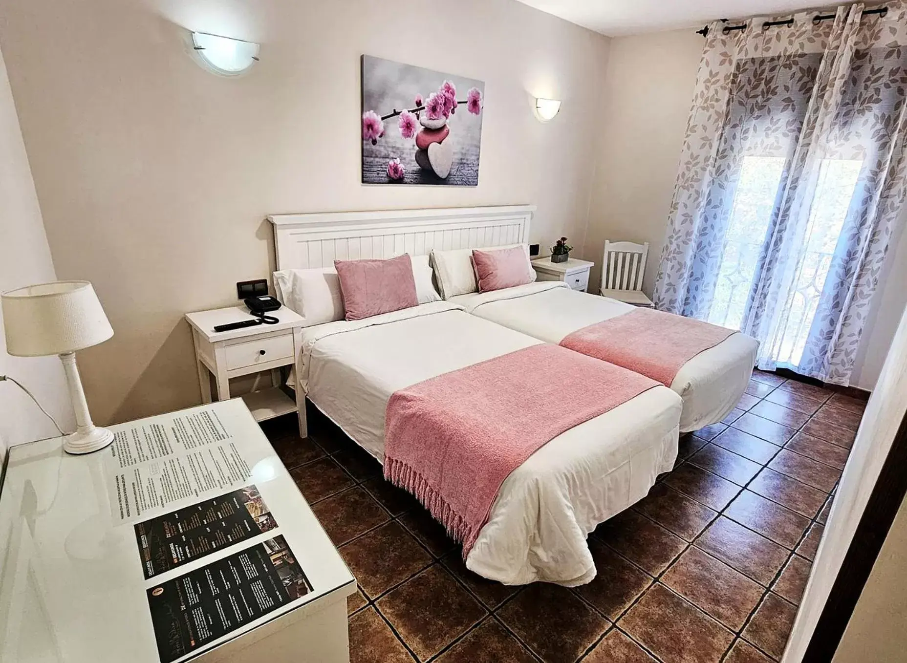 Bedroom, Bed in Hotel Medina de Toledo