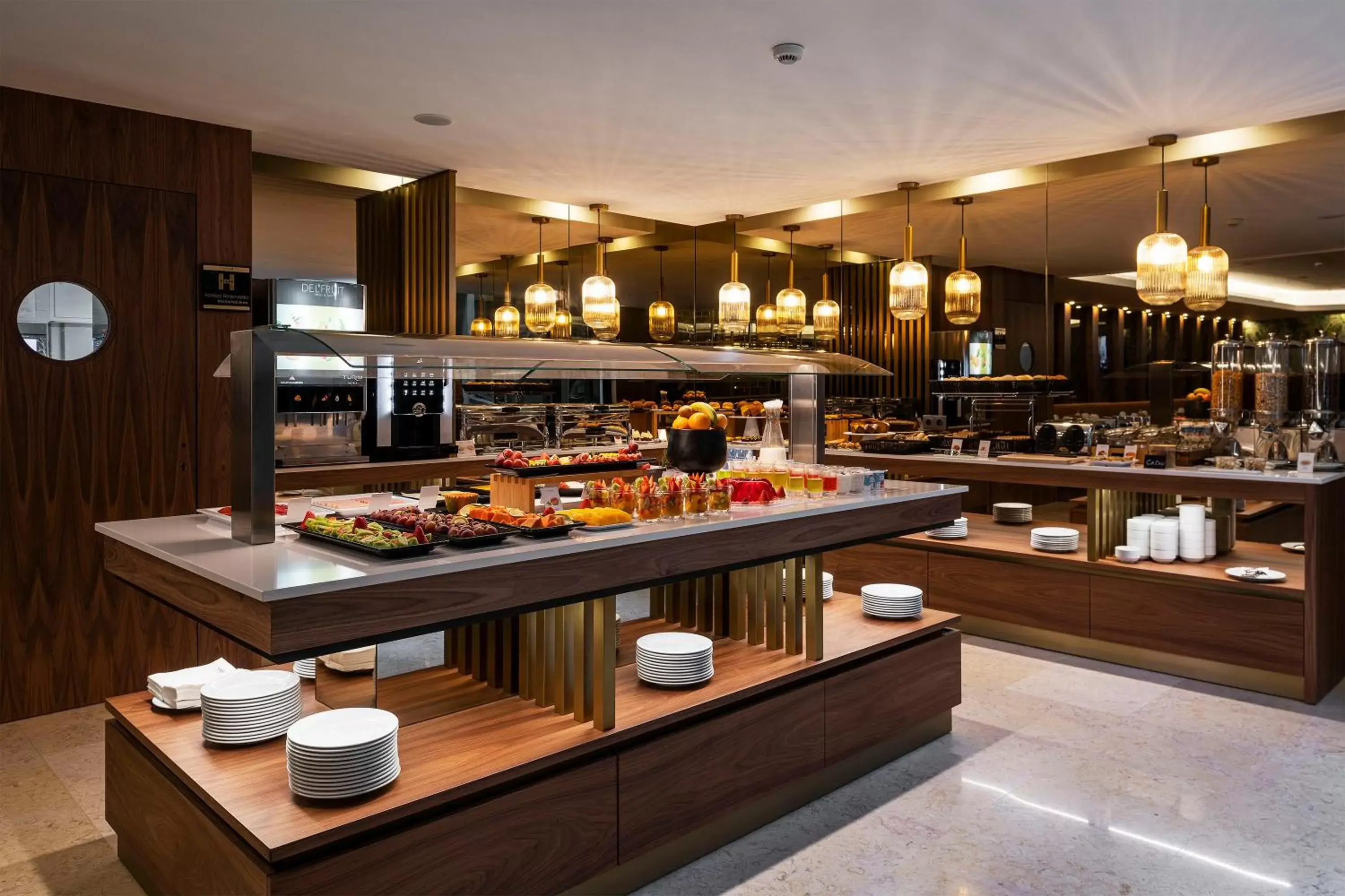 Breakfast, Restaurant/Places to Eat in TURIM Oporto Hotel