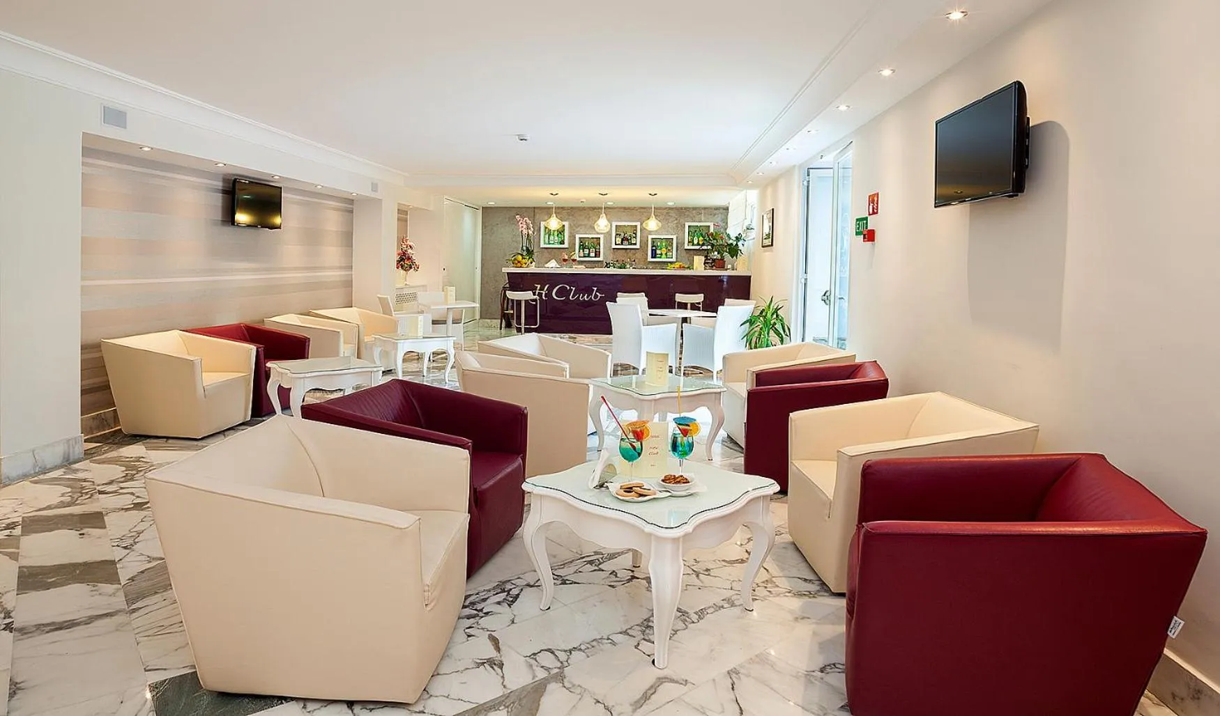 Communal lounge/ TV room in Hotel Club