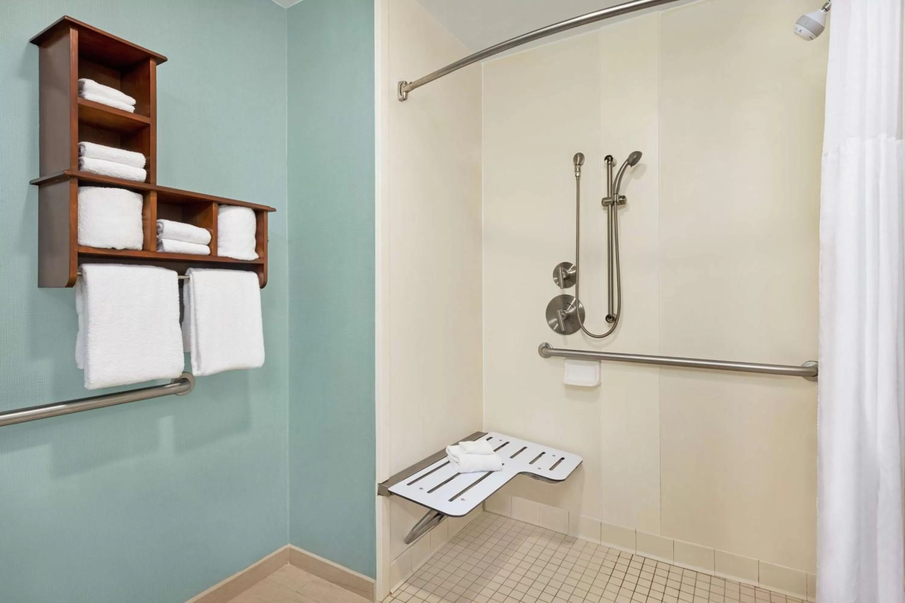 Bathroom in Hampton Inn & Suites Outer Banks/Corolla