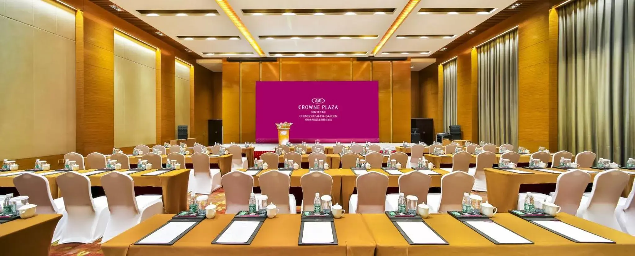 Meeting/conference room in Crowne Plaza Chengdu Panda Garden, an IHG Hotel