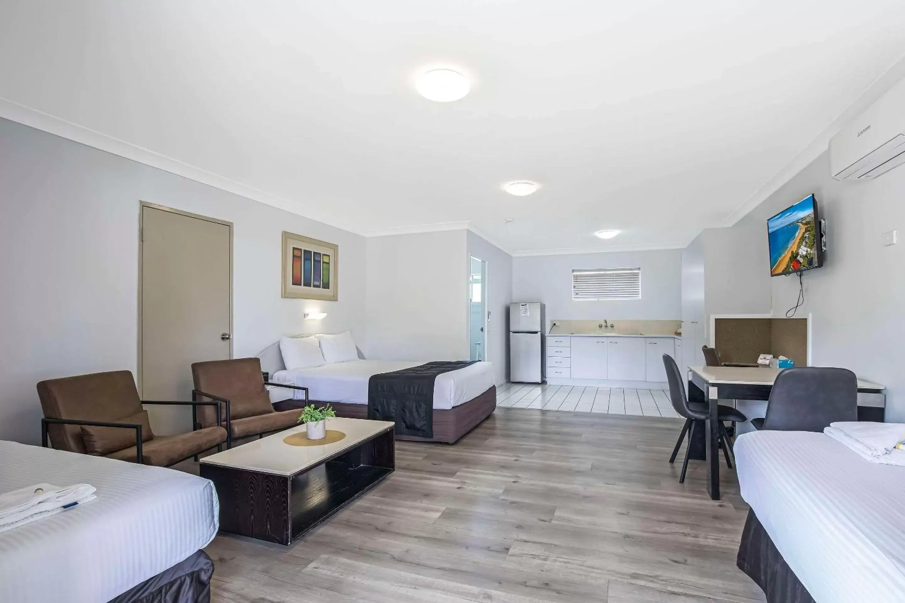 Bedroom, Seating Area in Comfort Inn North Brisbane