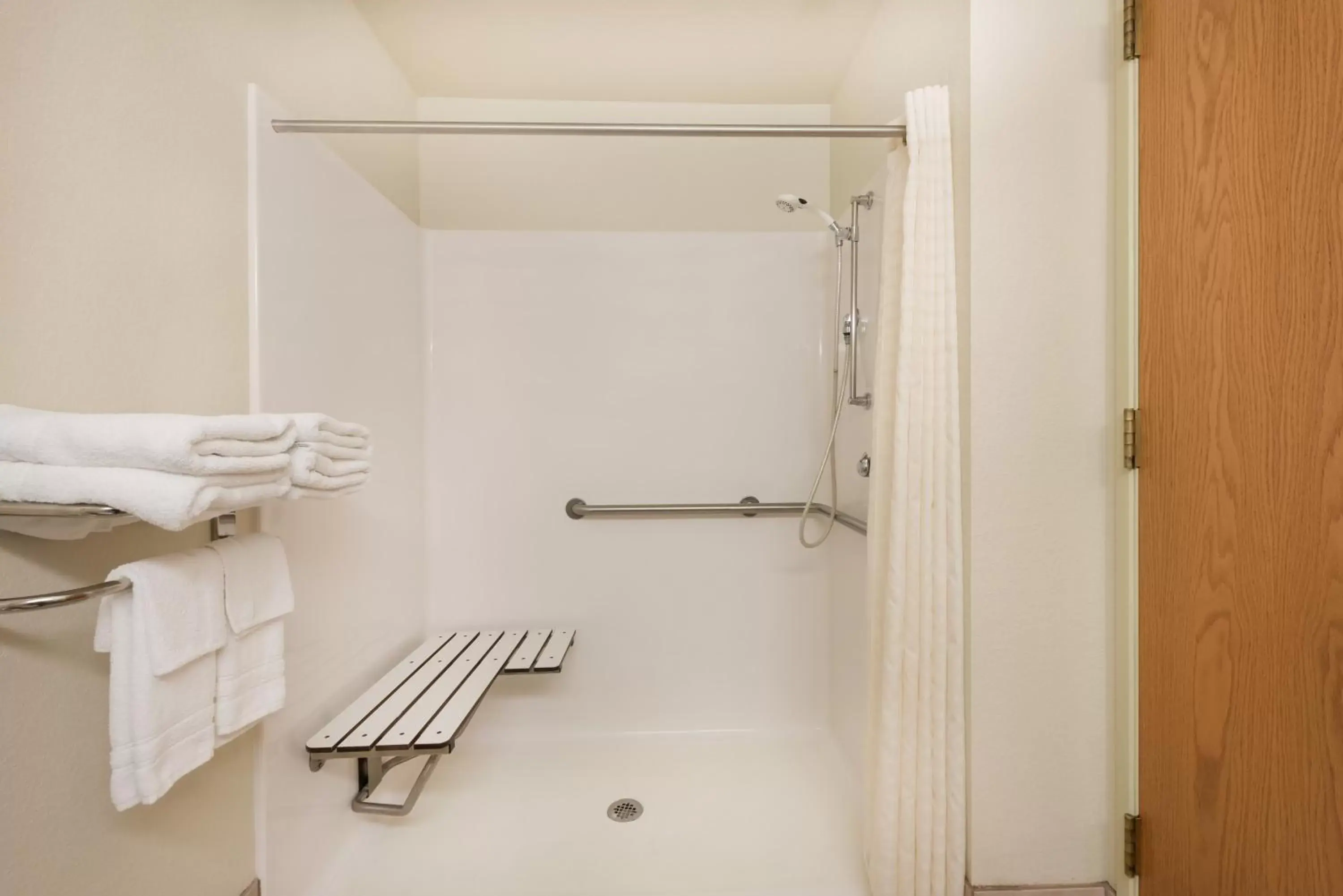 Shower, Bathroom in Microtel Inn & Suites by Wyndham Sainte Genevieve