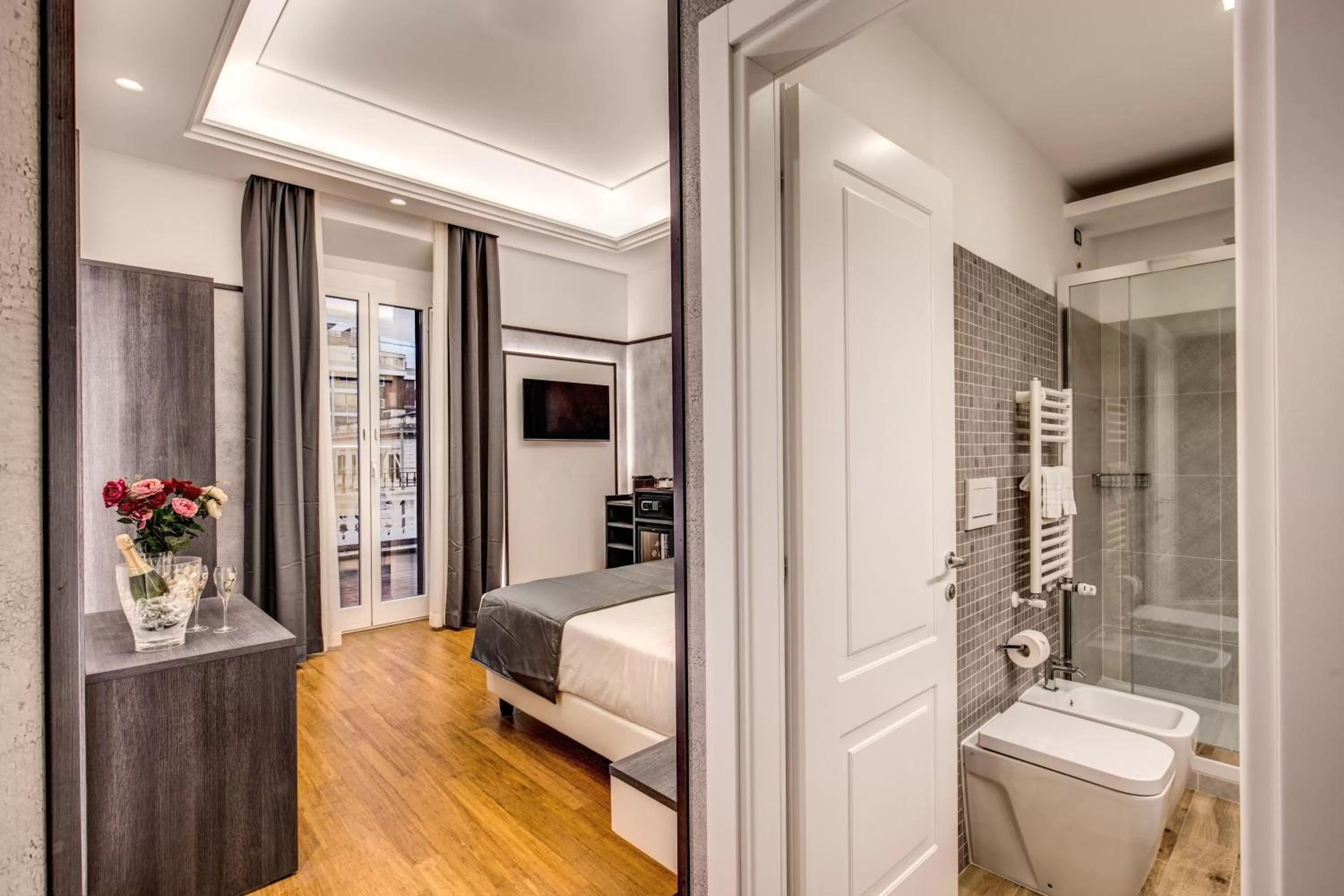 Photo of the whole room, Bed in The Liberty Boutique Hotel