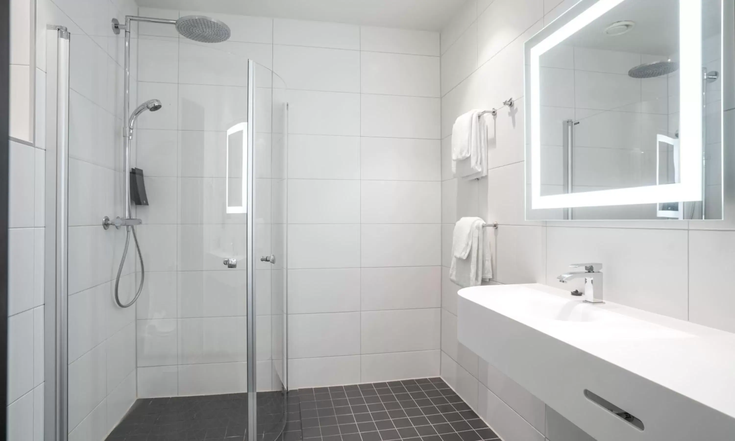Shower, Bathroom in Thon Hotel Maritim