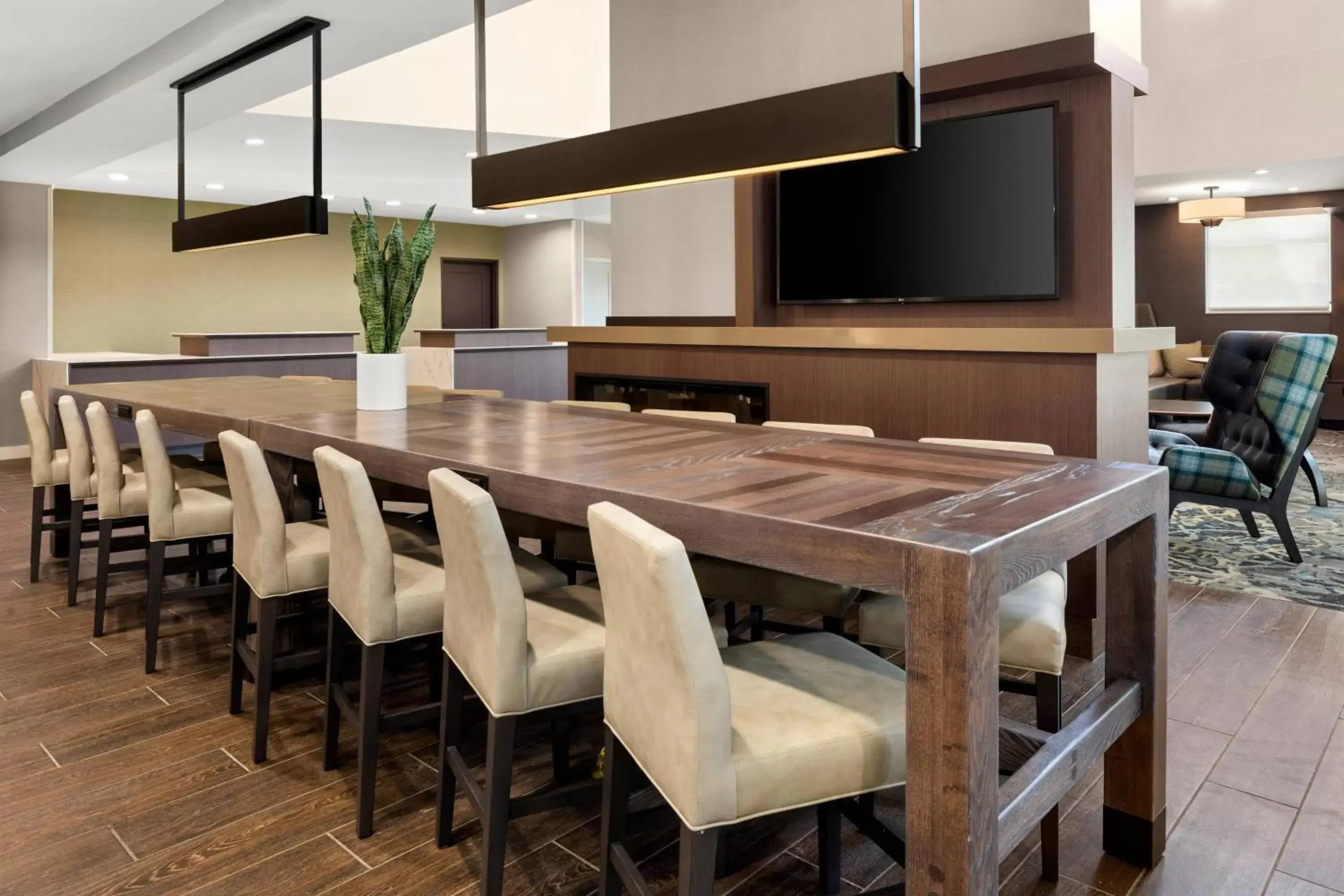 Breakfast, TV/Entertainment Center in Residence Inn by Marriott East Peoria