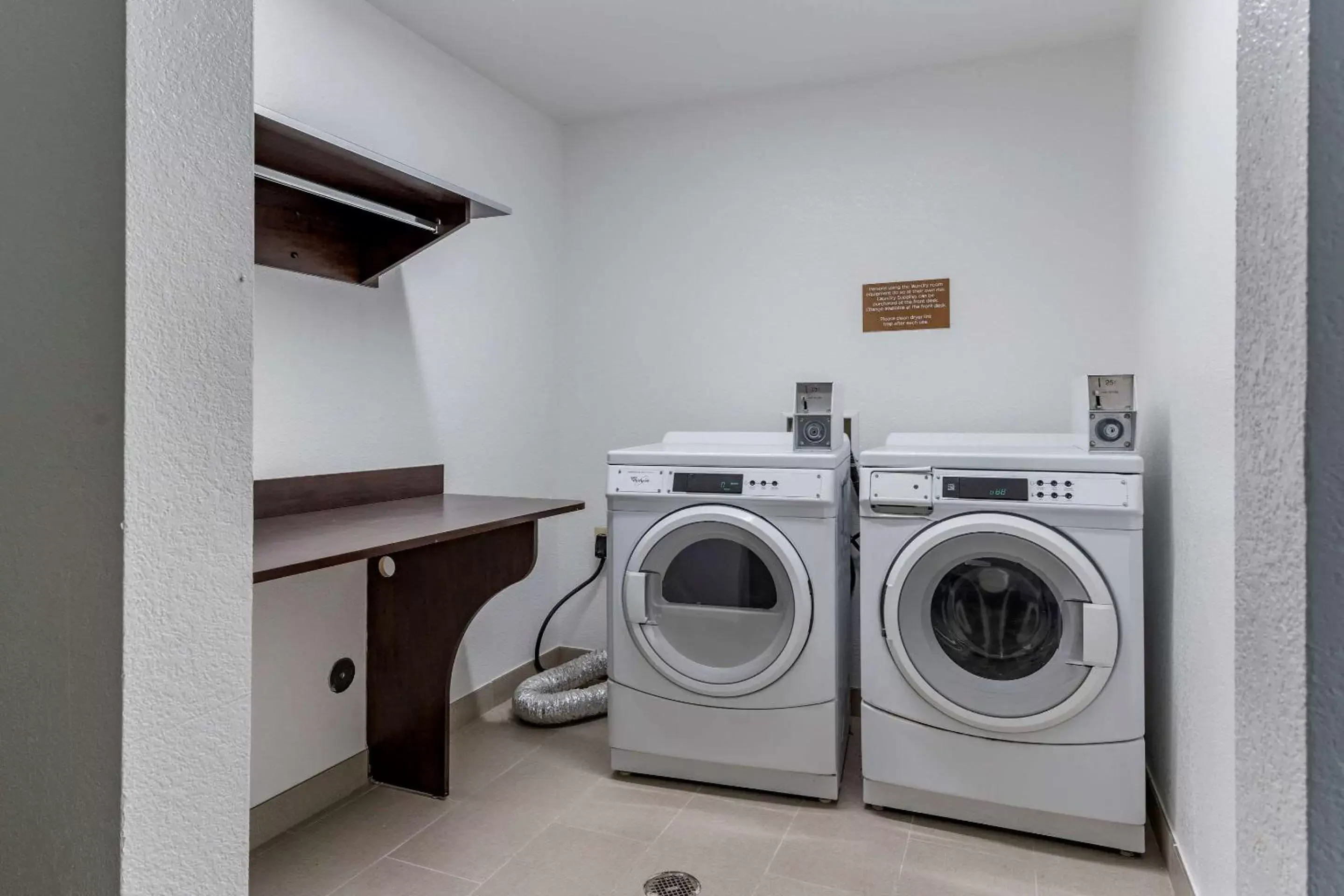 laundry, Kitchen/Kitchenette in Comfort Inn & Suites