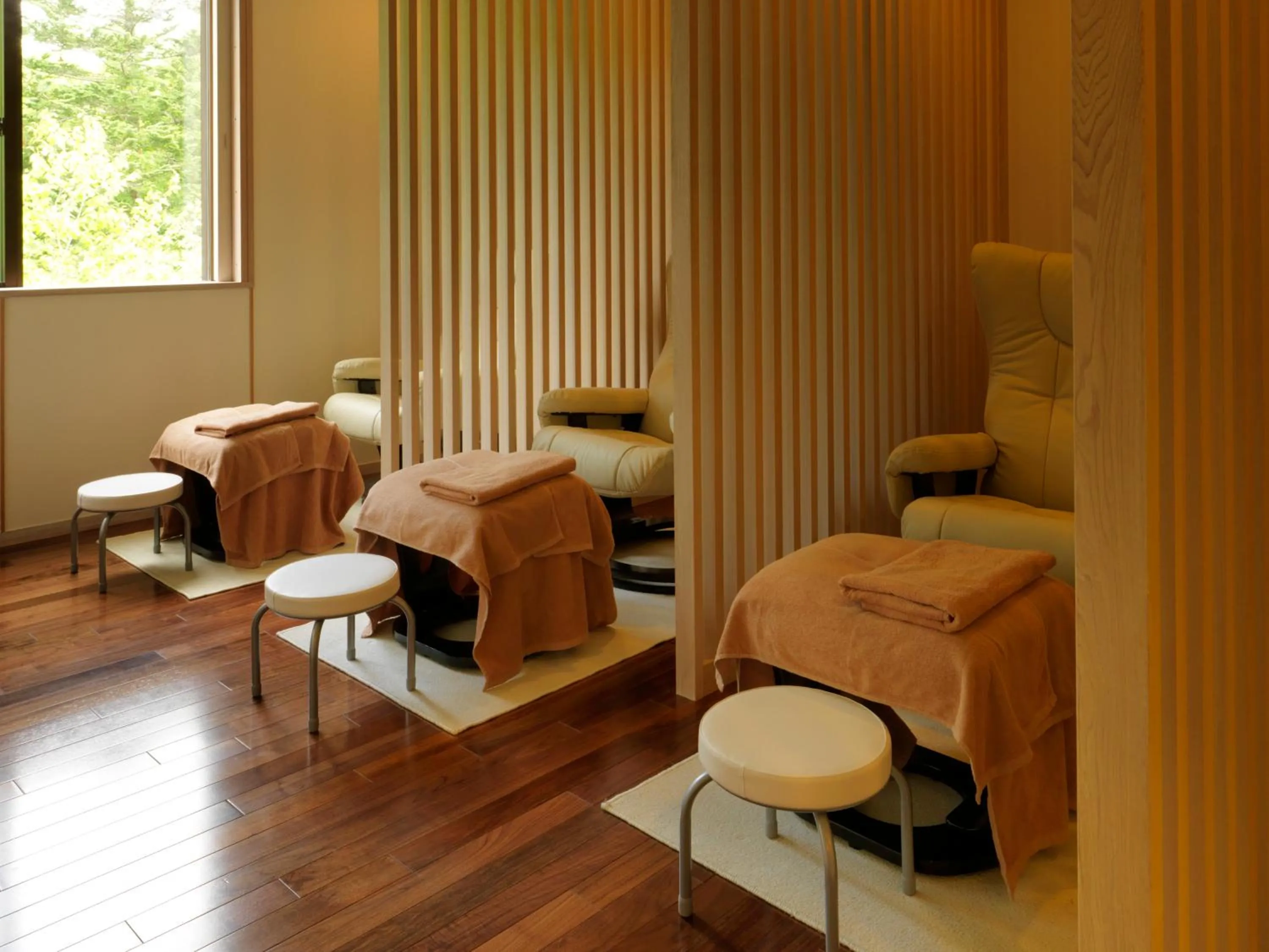 Massage in Niseko Konbu Onsen Tsuruga Moku-no-sho