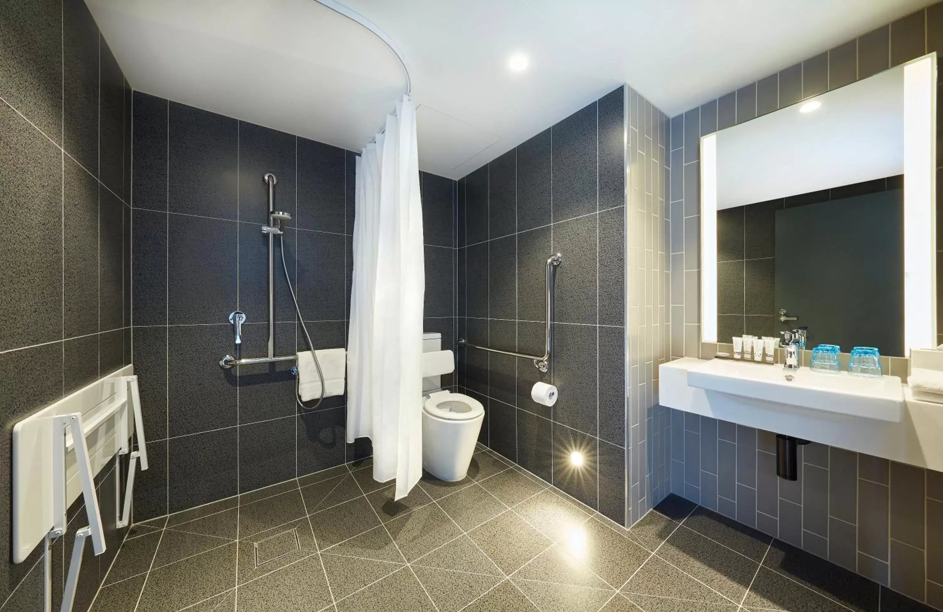Bathroom in Holiday Inn Express Melbourne Southbank, an IHG Hotel
