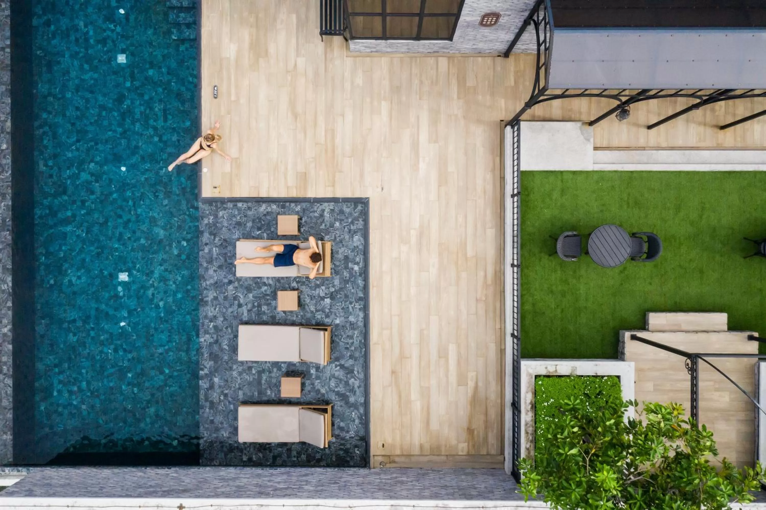 Swimming pool in The Coach Hotel Sukhumvit - Asok BTS Bangkok