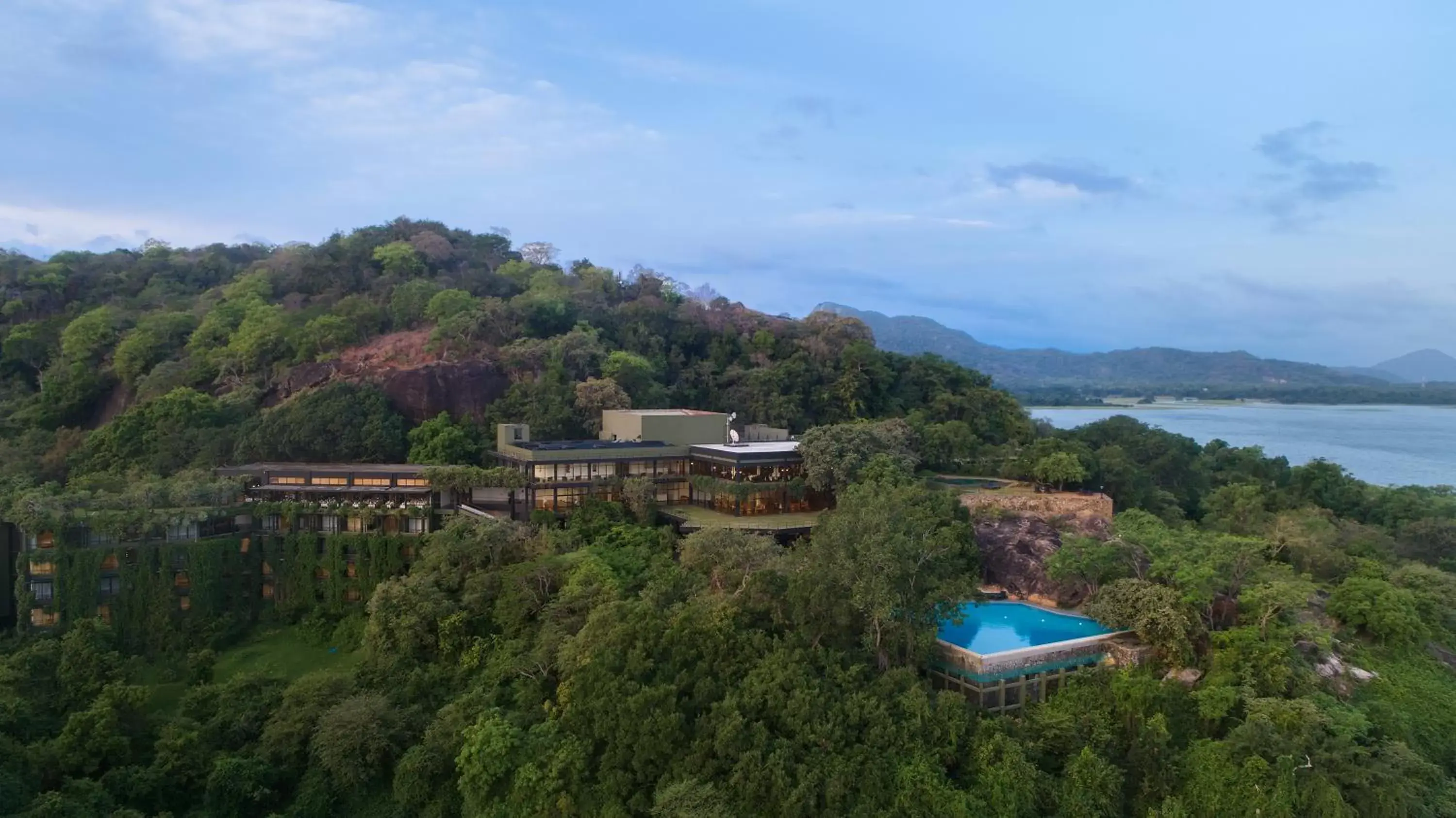 Bird's eye view, Bird's-eye View in Heritance Kandalama