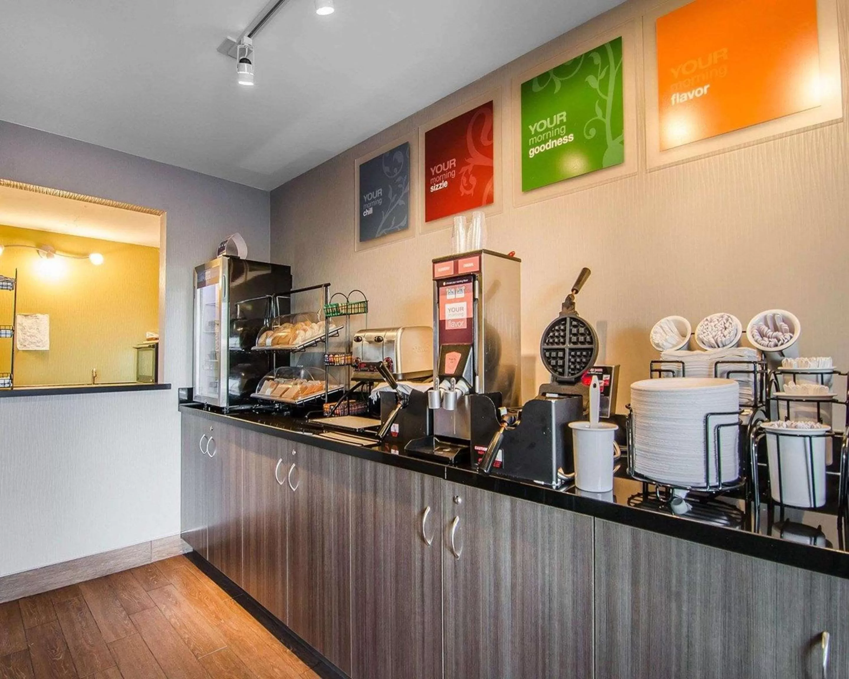 Restaurant/places to eat in Comfort Inn