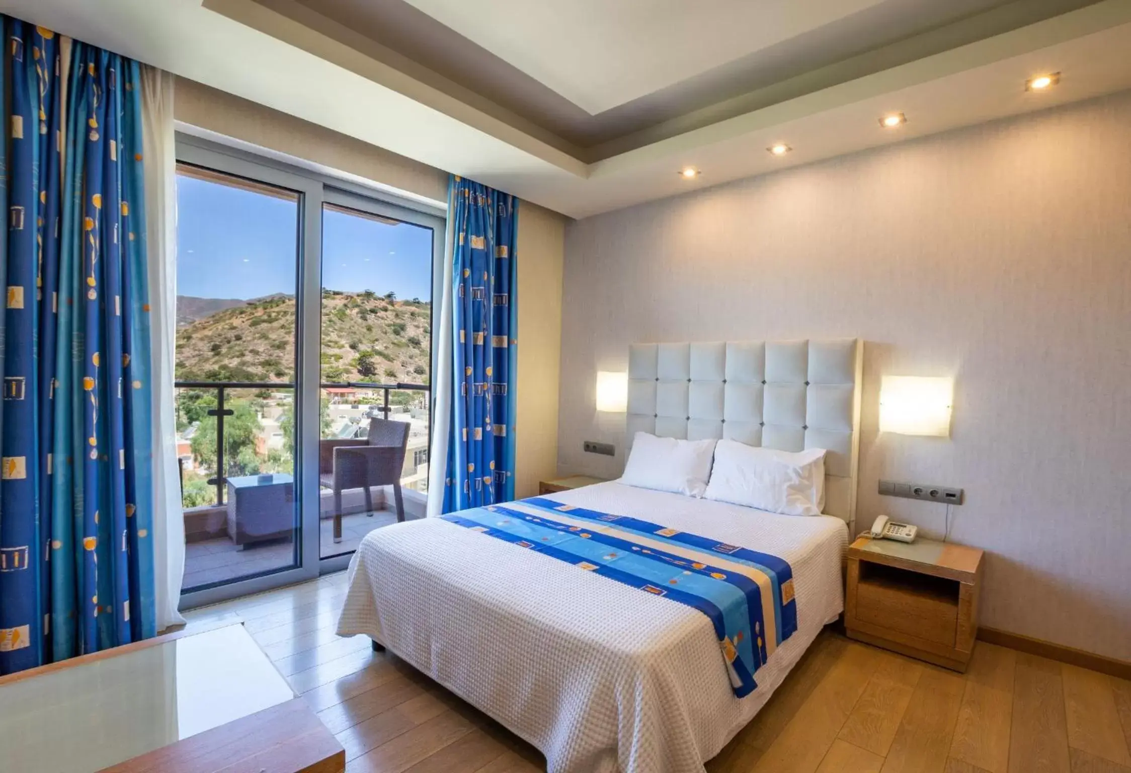 View (from property/room), Bed in Konstantinos Palace