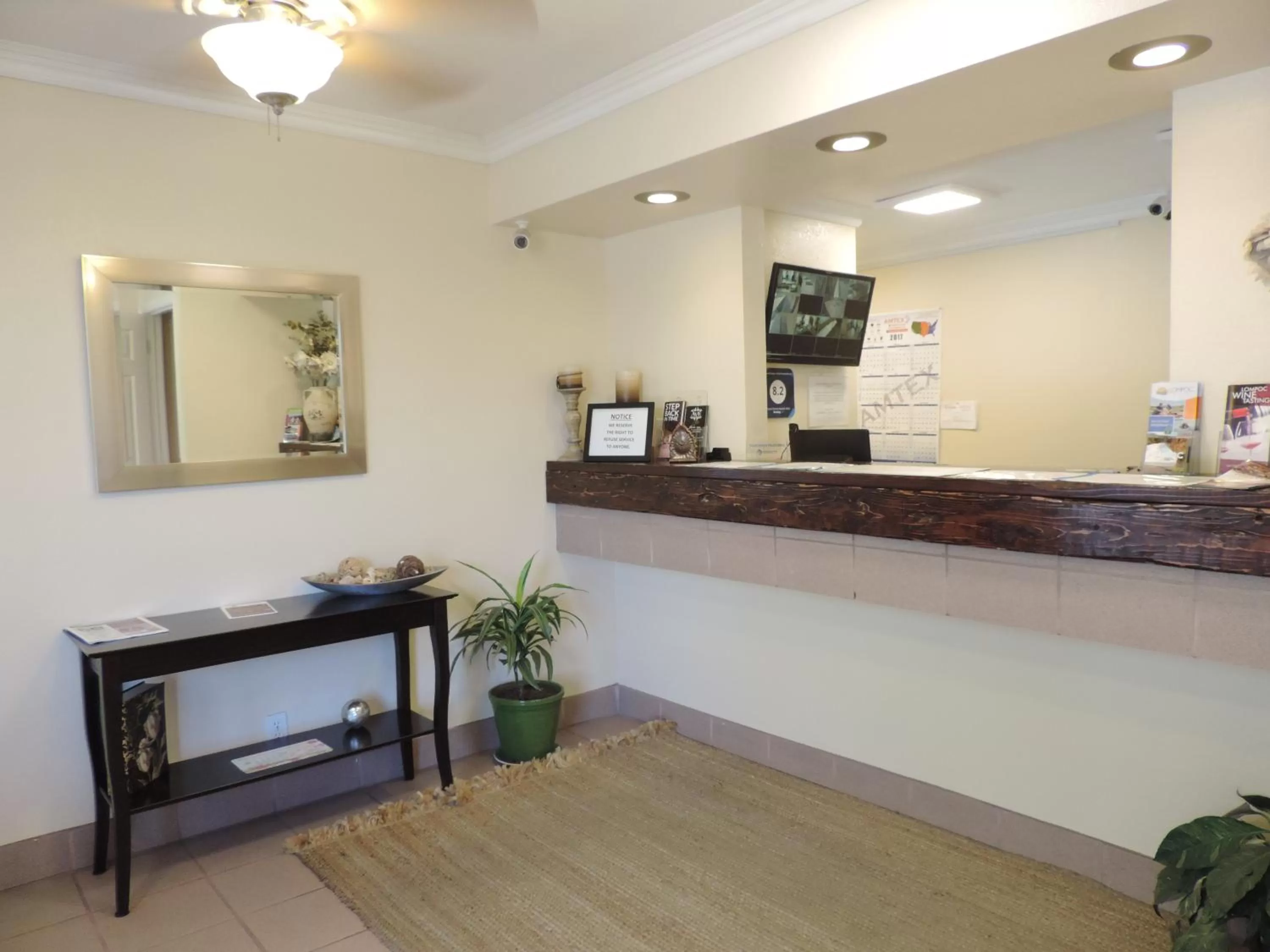 Lotus of Lompoc - A Great Hospitality Inn