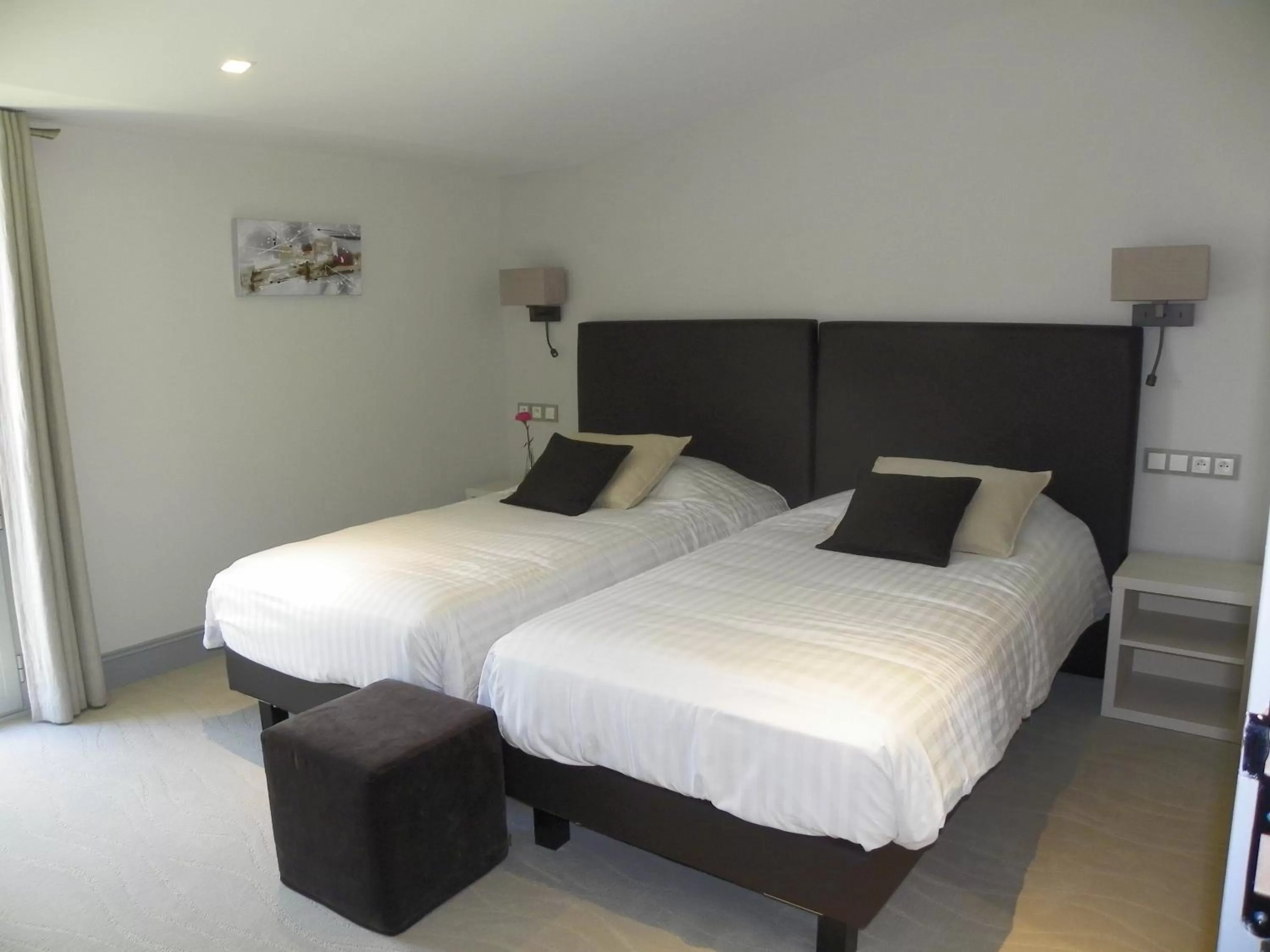 Photo of the whole room, Bed in Logis- Hôtel Spa Restaurant l'Epicurial