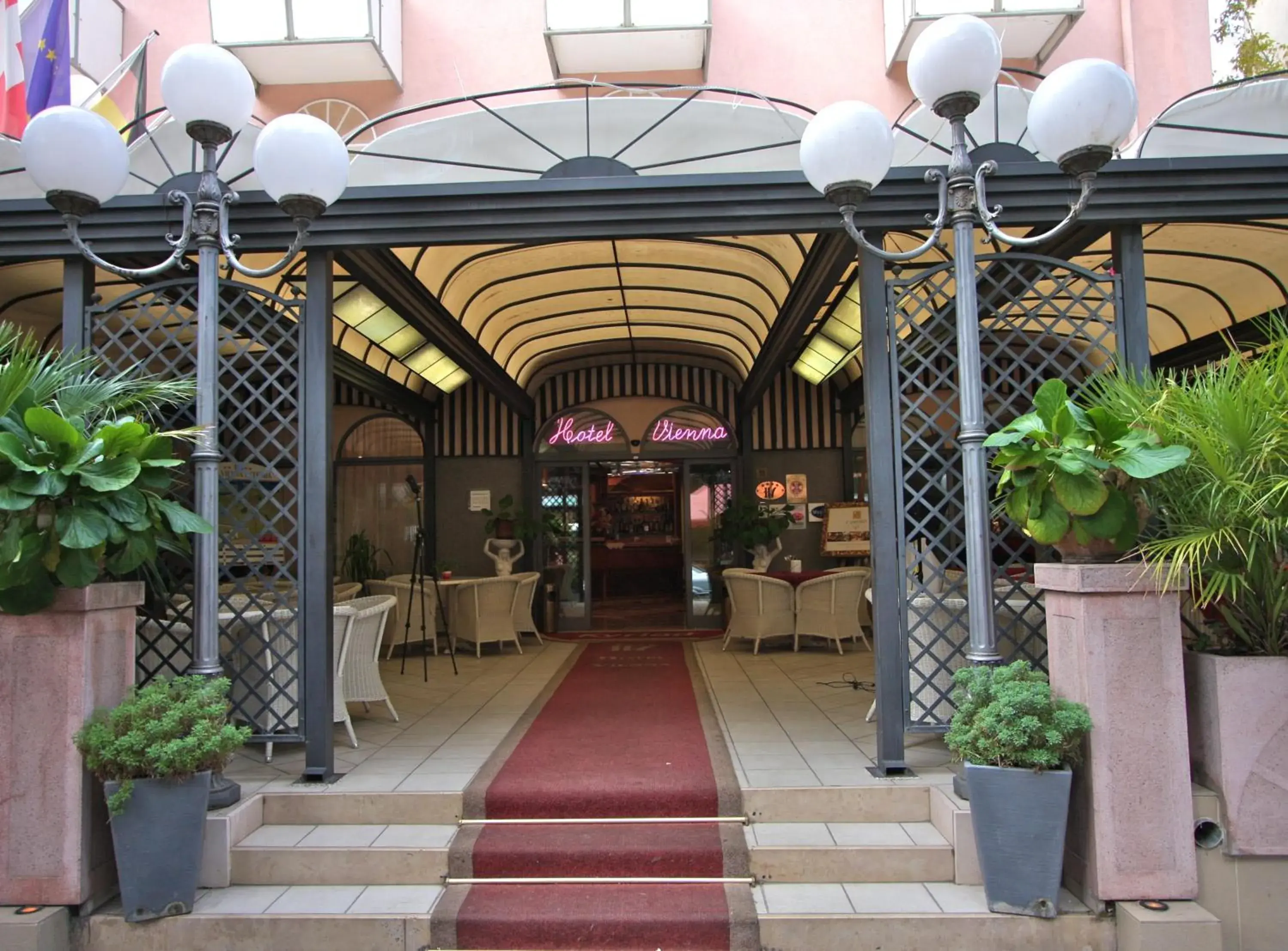 Facade/entrance in Hotel Vienna Ostenda e Ristorante il Danubio
