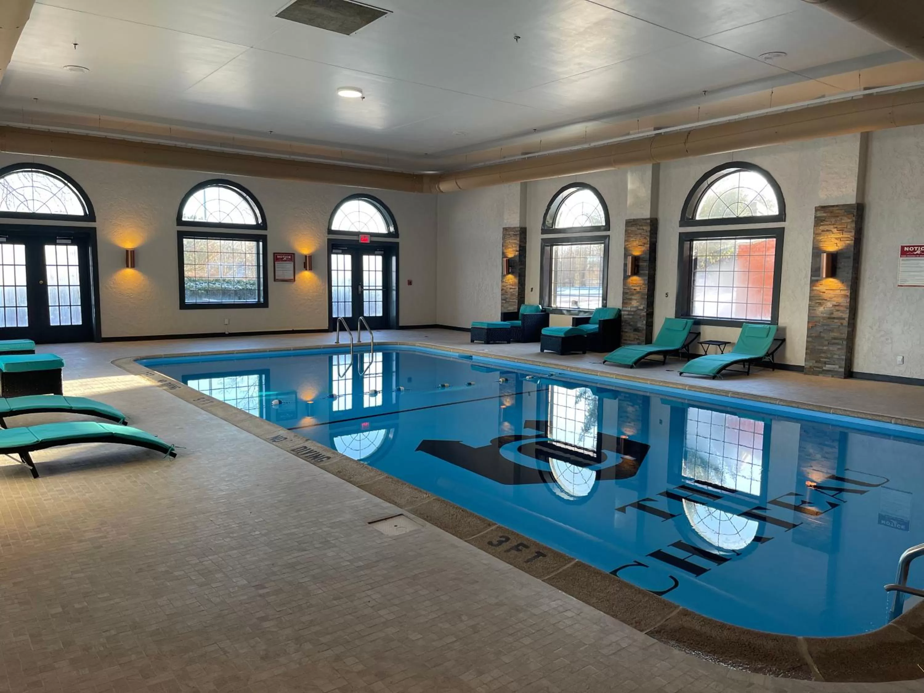 Swimming pool in Chateau Hotel and Conference Center