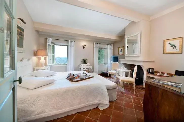 Bedroom in Bastide Saint Antoine - Relais & Châteaux