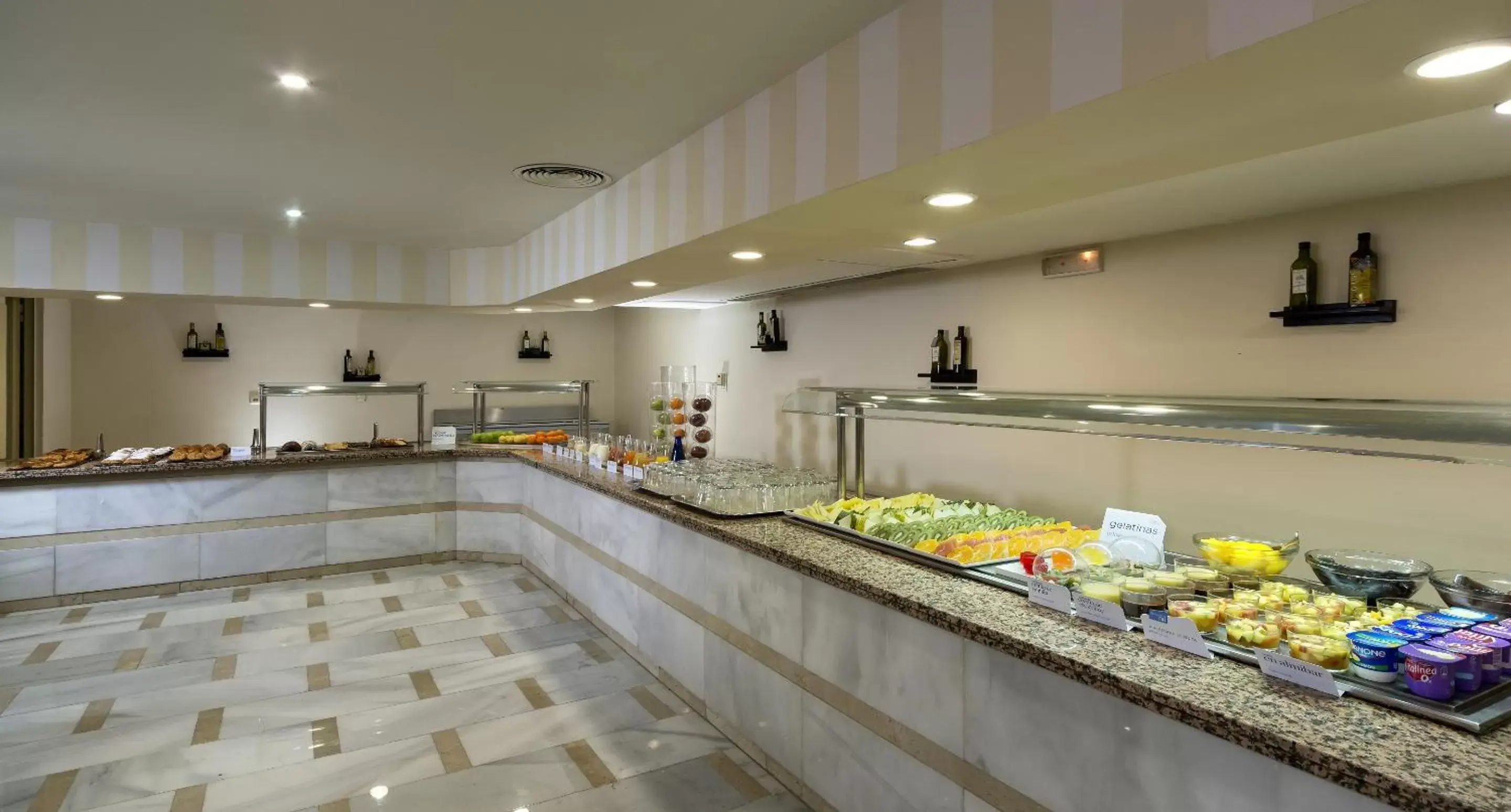 Buffet breakfast in Hesperia Córdoba Buffet breakfast in Hesperia Córdoba