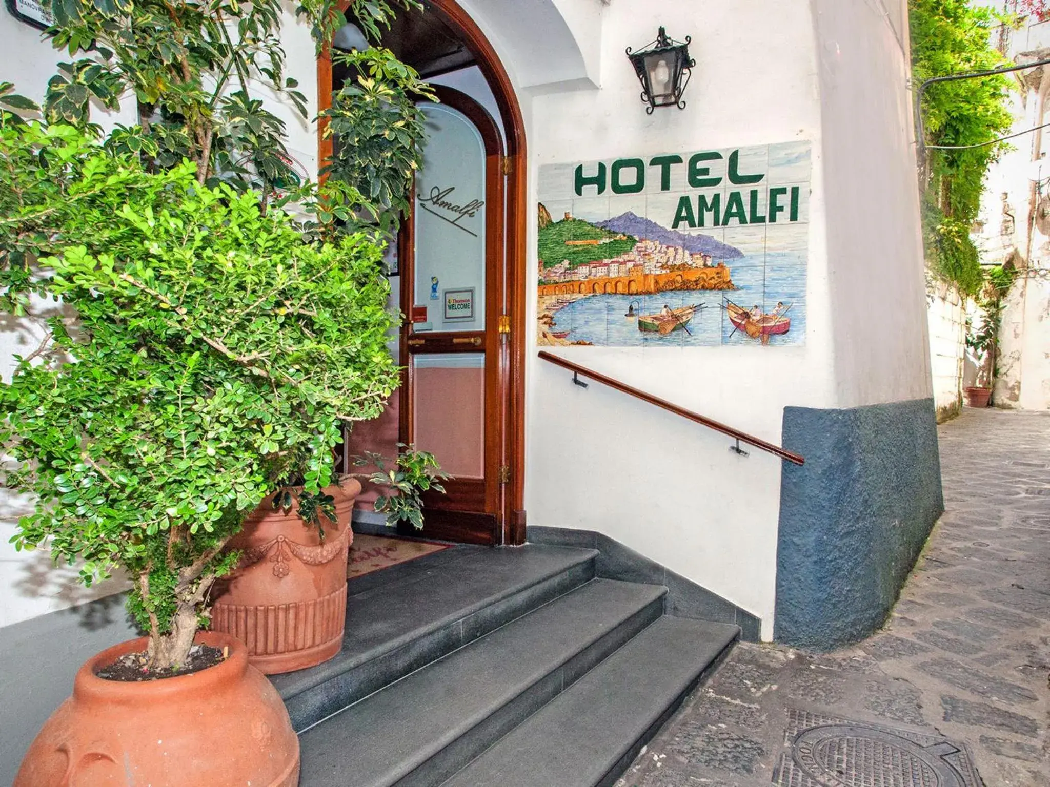 Facade/entrance, Property Logo/Sign in Hotel Amalfi